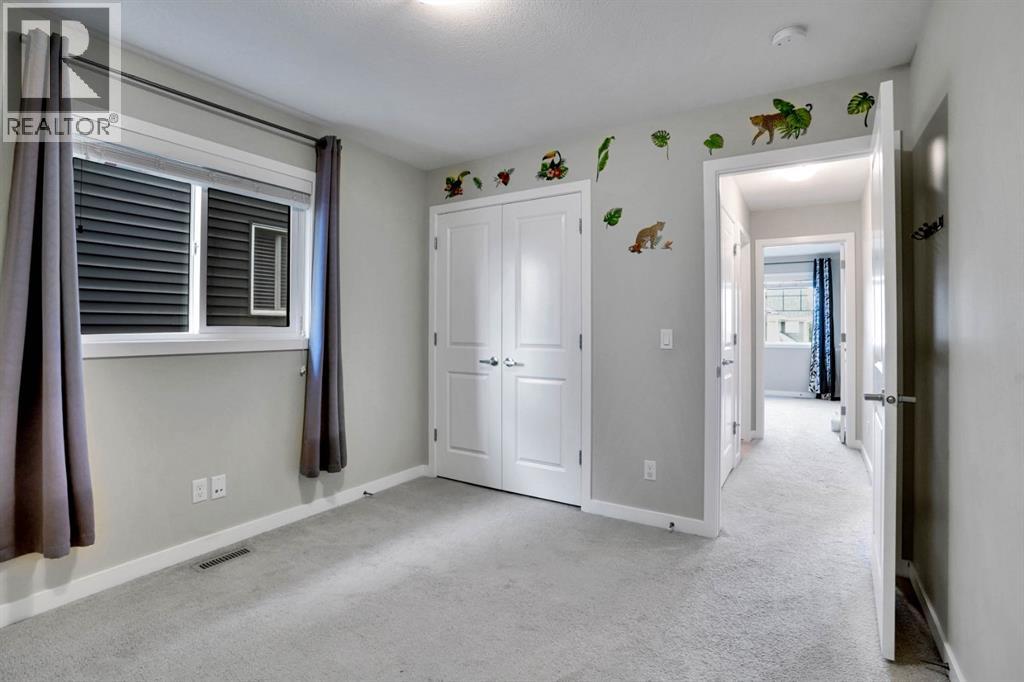 Photo 16 of 21 Kingsbury Close Se, Airdrie AB