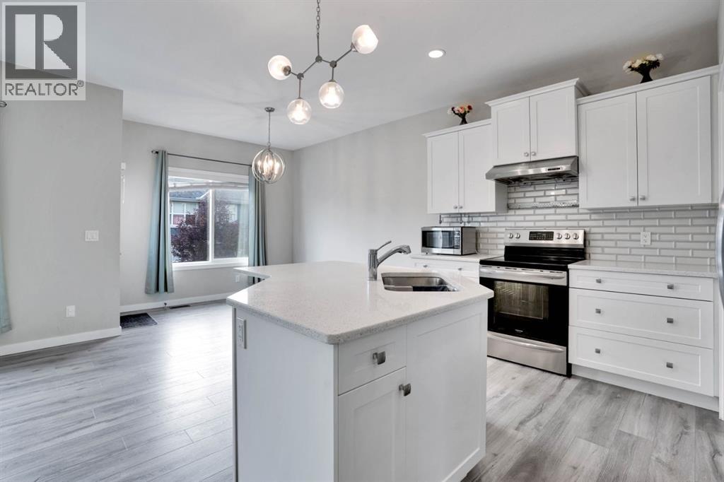 Photo 3 of 21 Kingsbury Close Se, Airdrie AB