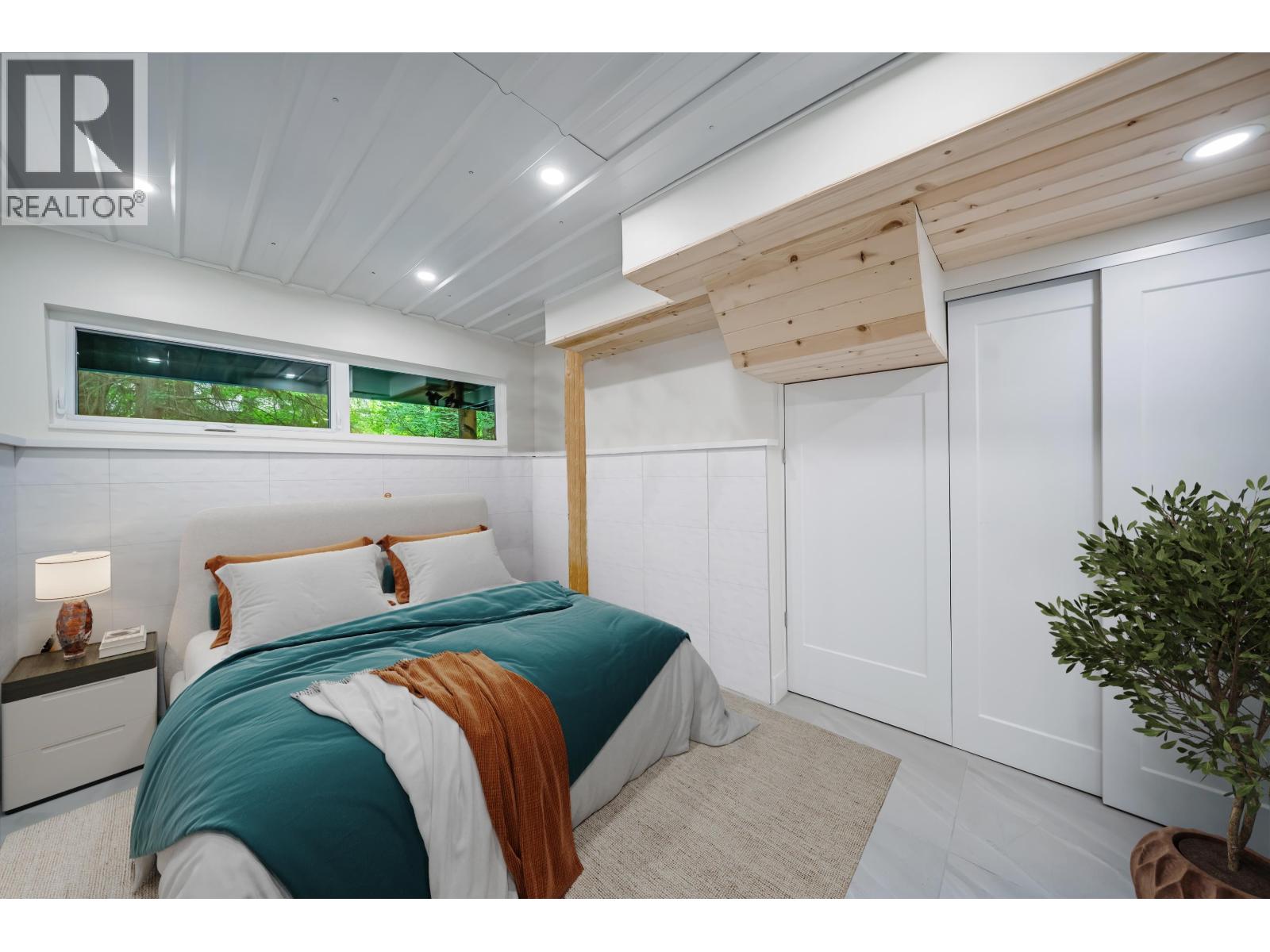 Photo 9 of 867 Frederick Road, North Vancouver BC