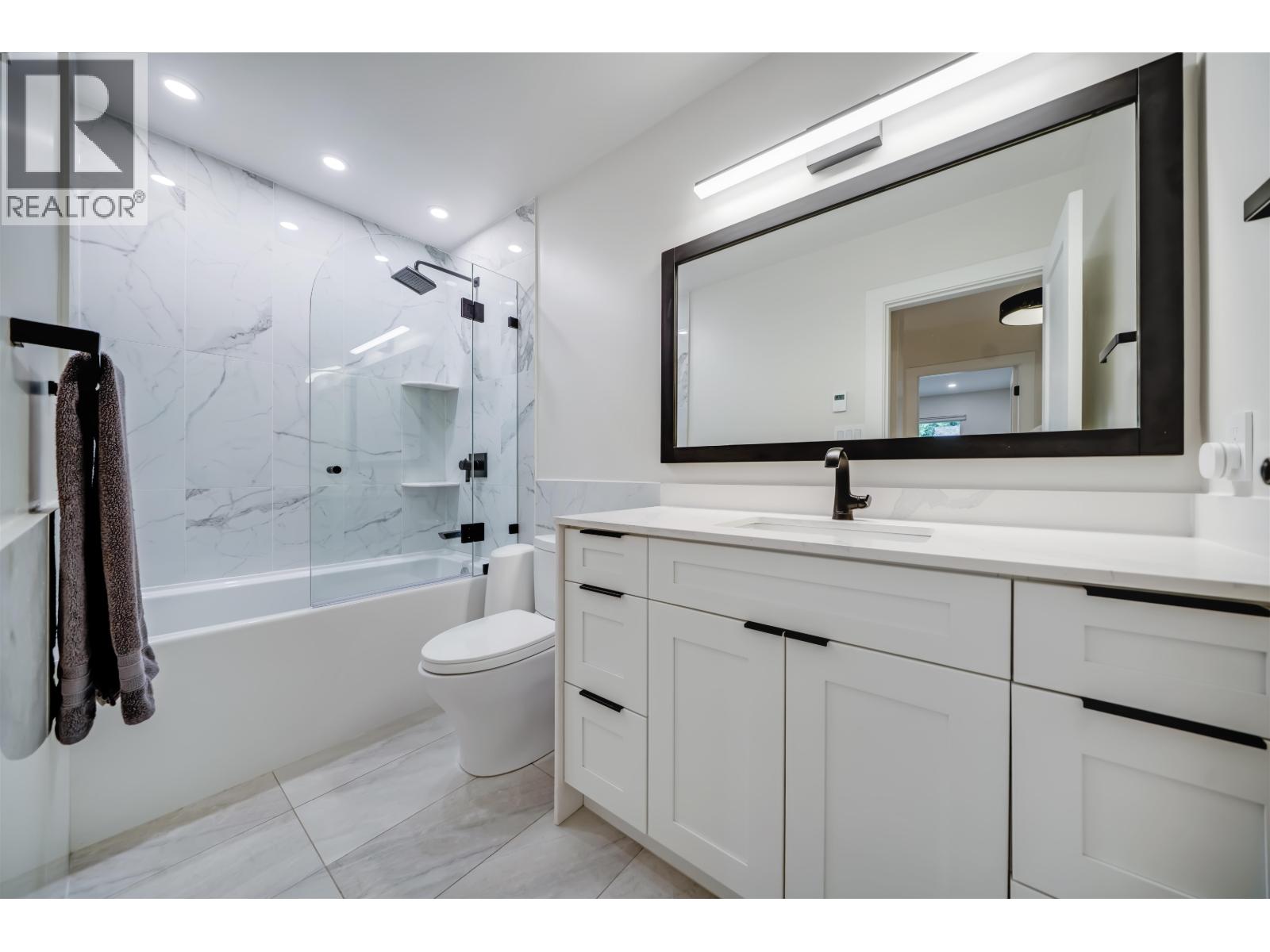 Photo 16 of 867 Frederick Road, North Vancouver BC