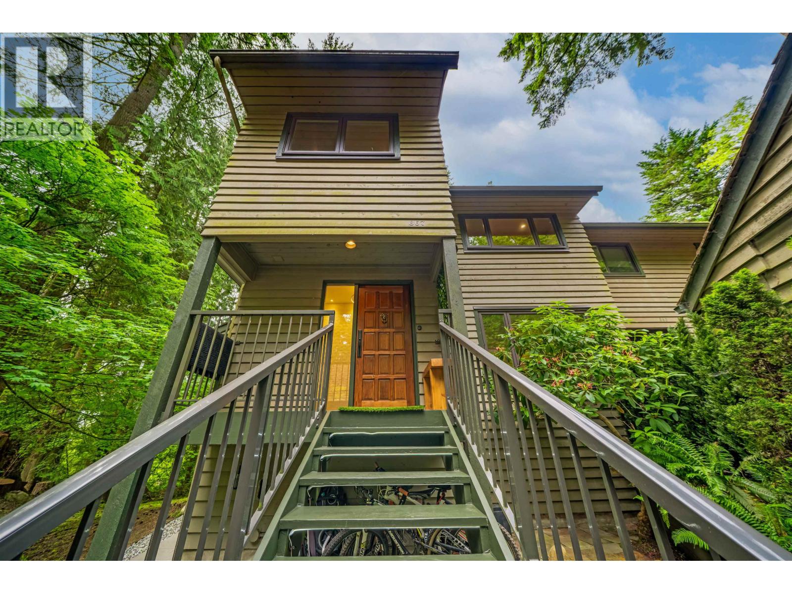 Photo 38 of 867 Frederick Road, North Vancouver BC
