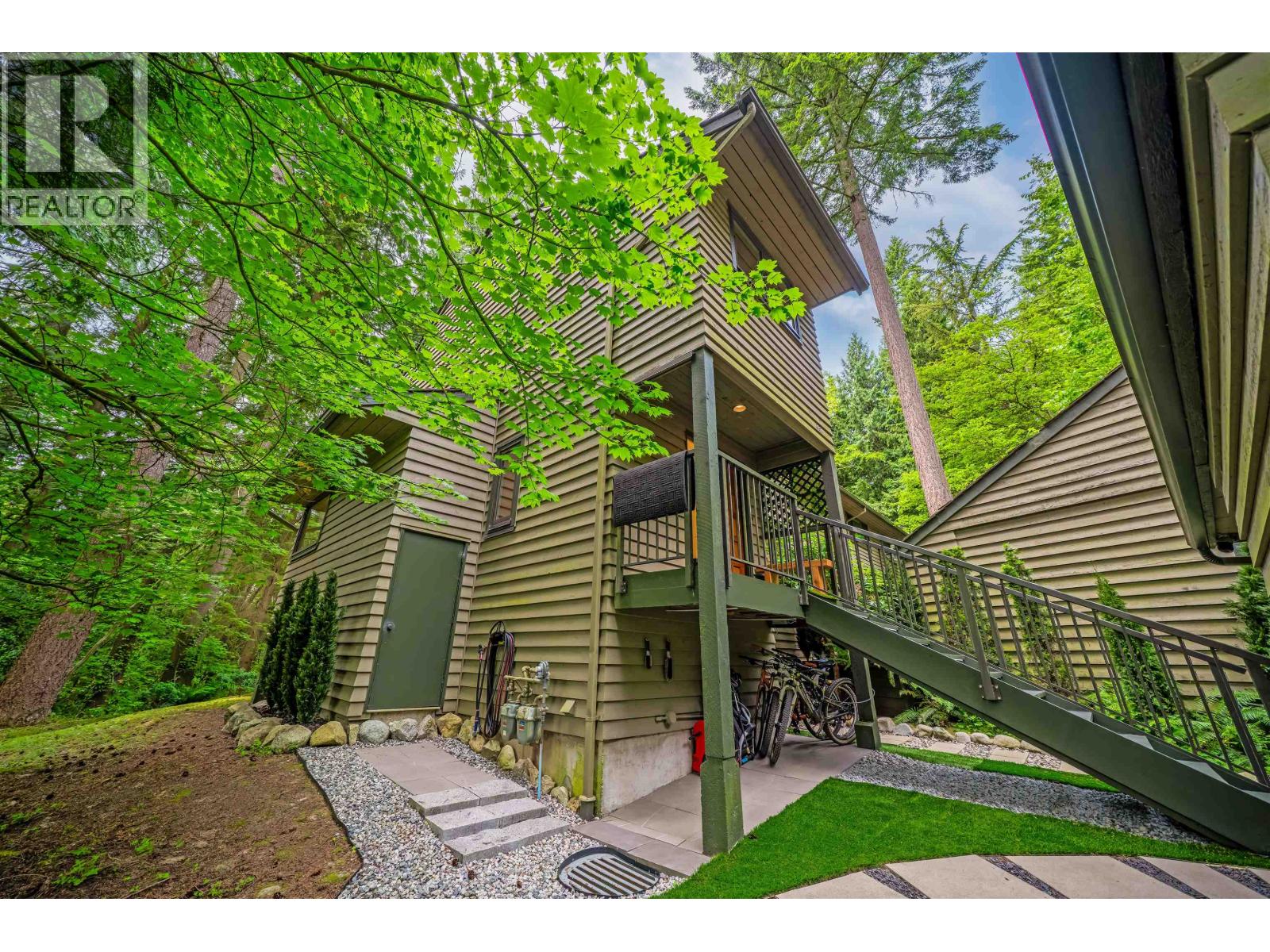 Photo 14 of 867 Frederick Road, North Vancouver BC