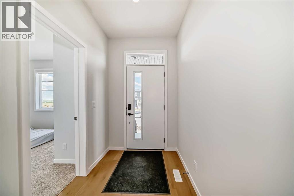 Photo 8 of 153 Edith Way Nw, Calgary AB