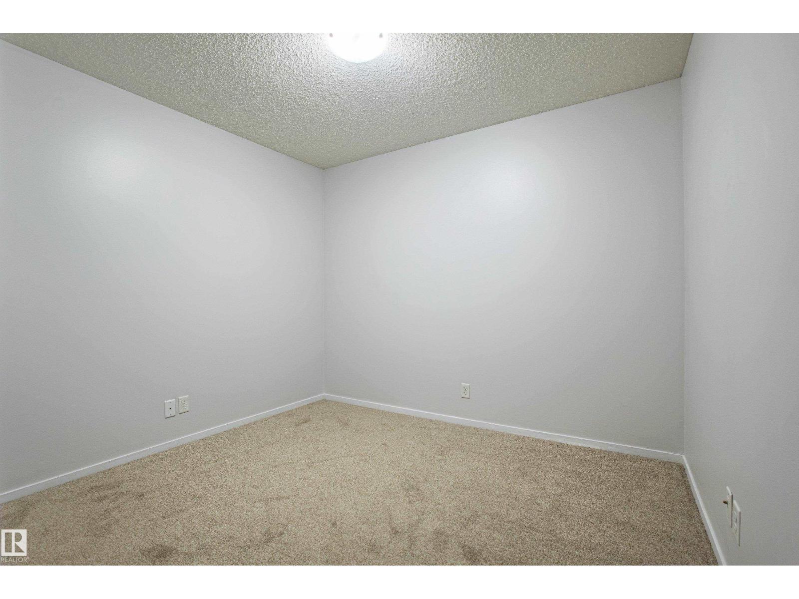Photo 25 of 108 5810 Mullen Pl Nw, Edmonton AB