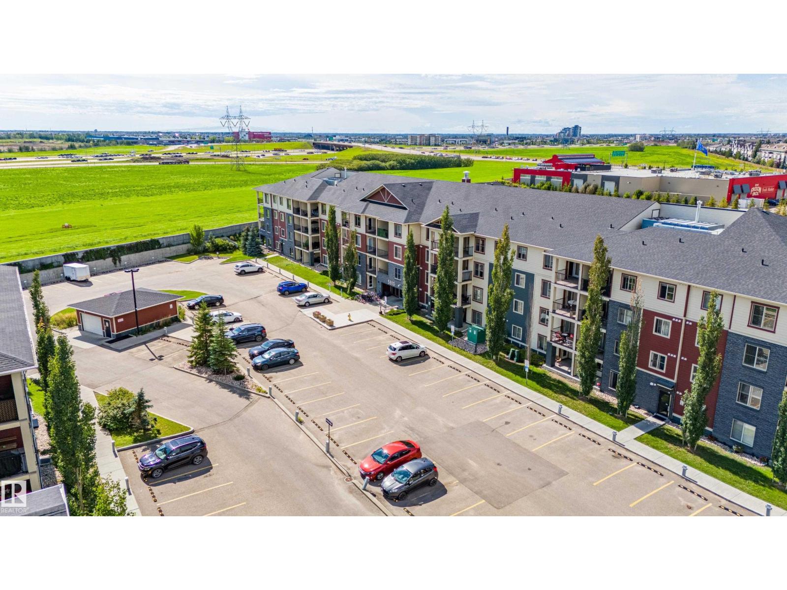 Photo 14 of 108 5810 Mullen Pl Nw, Edmonton AB