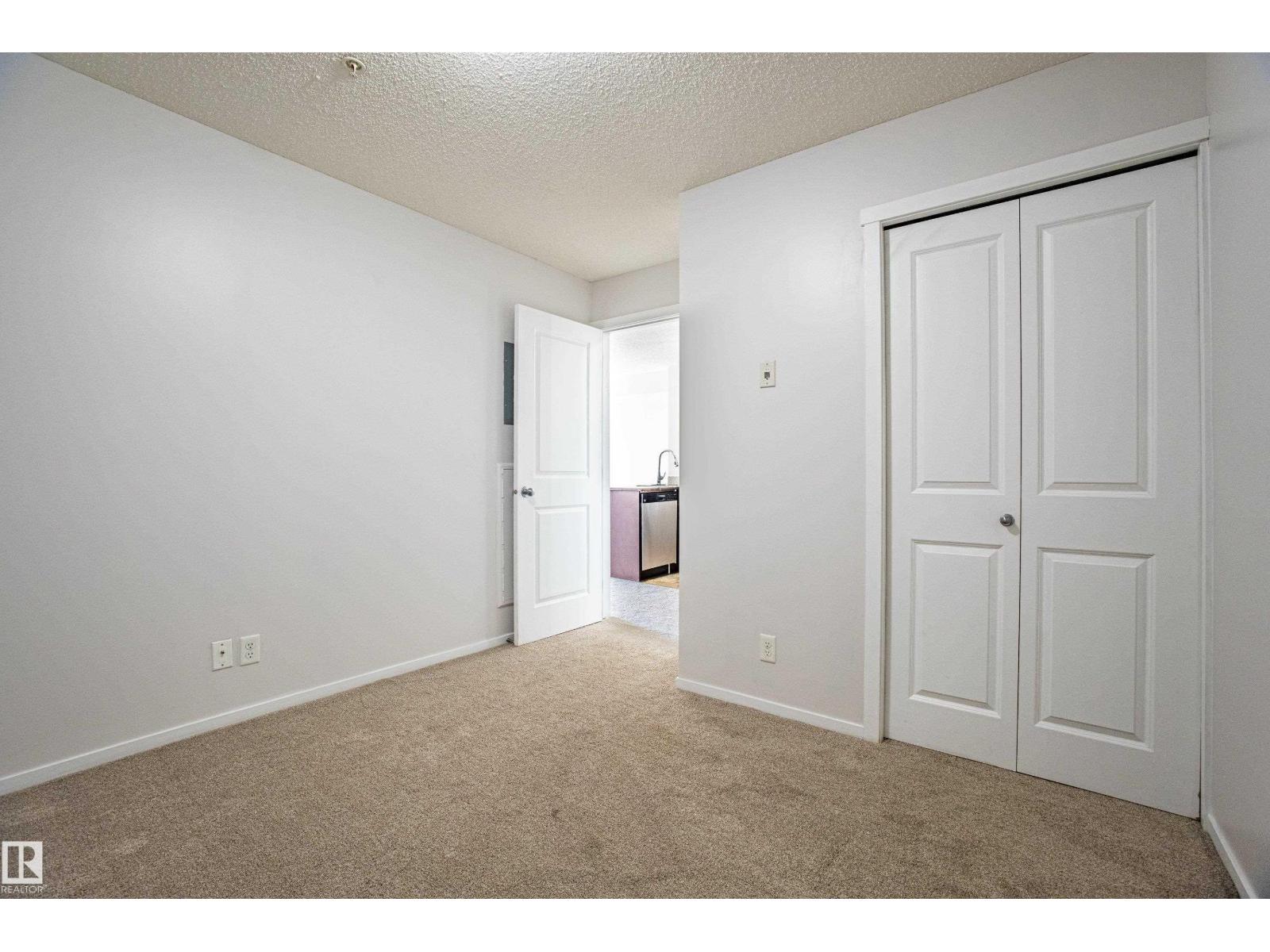 Photo 23 of 108 5810 Mullen Pl Nw, Edmonton AB