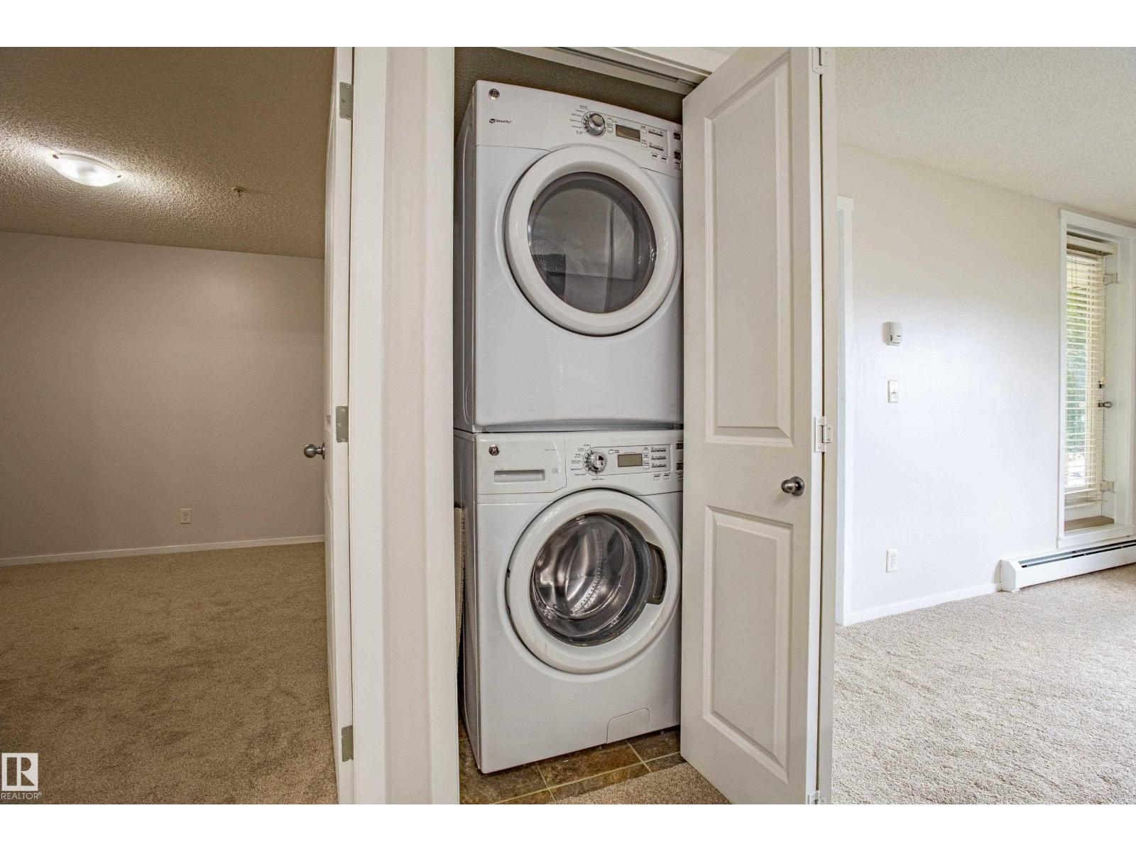 Photo 12 of 108 5810 Mullen Pl Nw, Edmonton AB