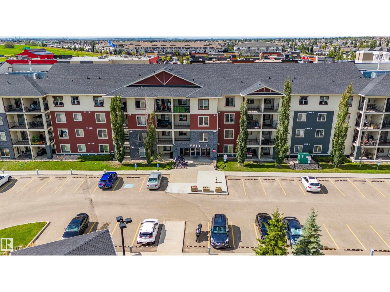 Photo 5 of 108 5810 Mullen Pl Nw, Edmonton AB