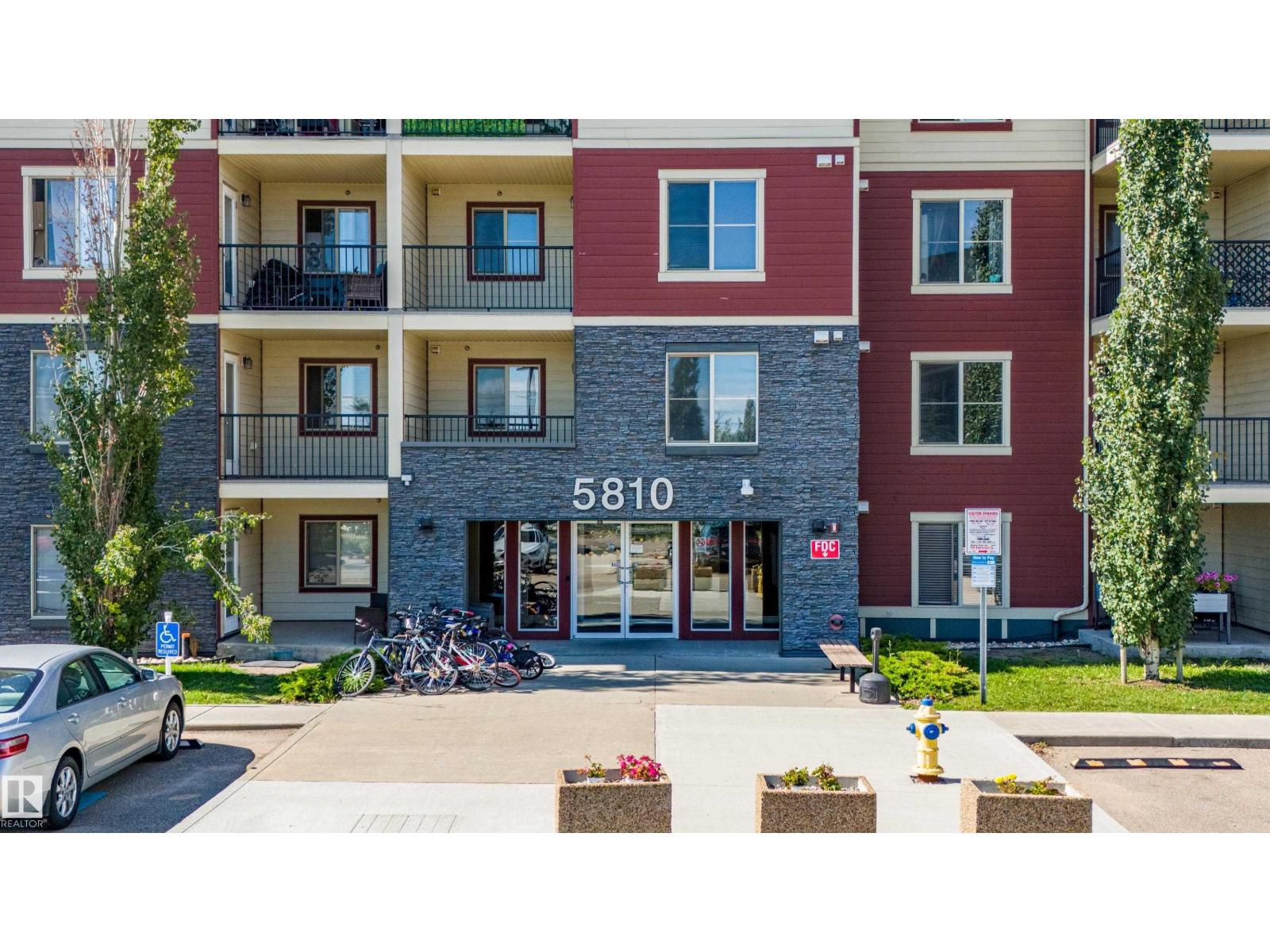 Photo 16 of 108 5810 Mullen Pl Nw, Edmonton AB