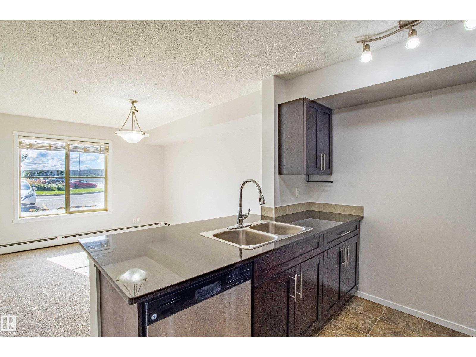 Photo 33 of 108 5810 Mullen Pl Nw, Edmonton AB