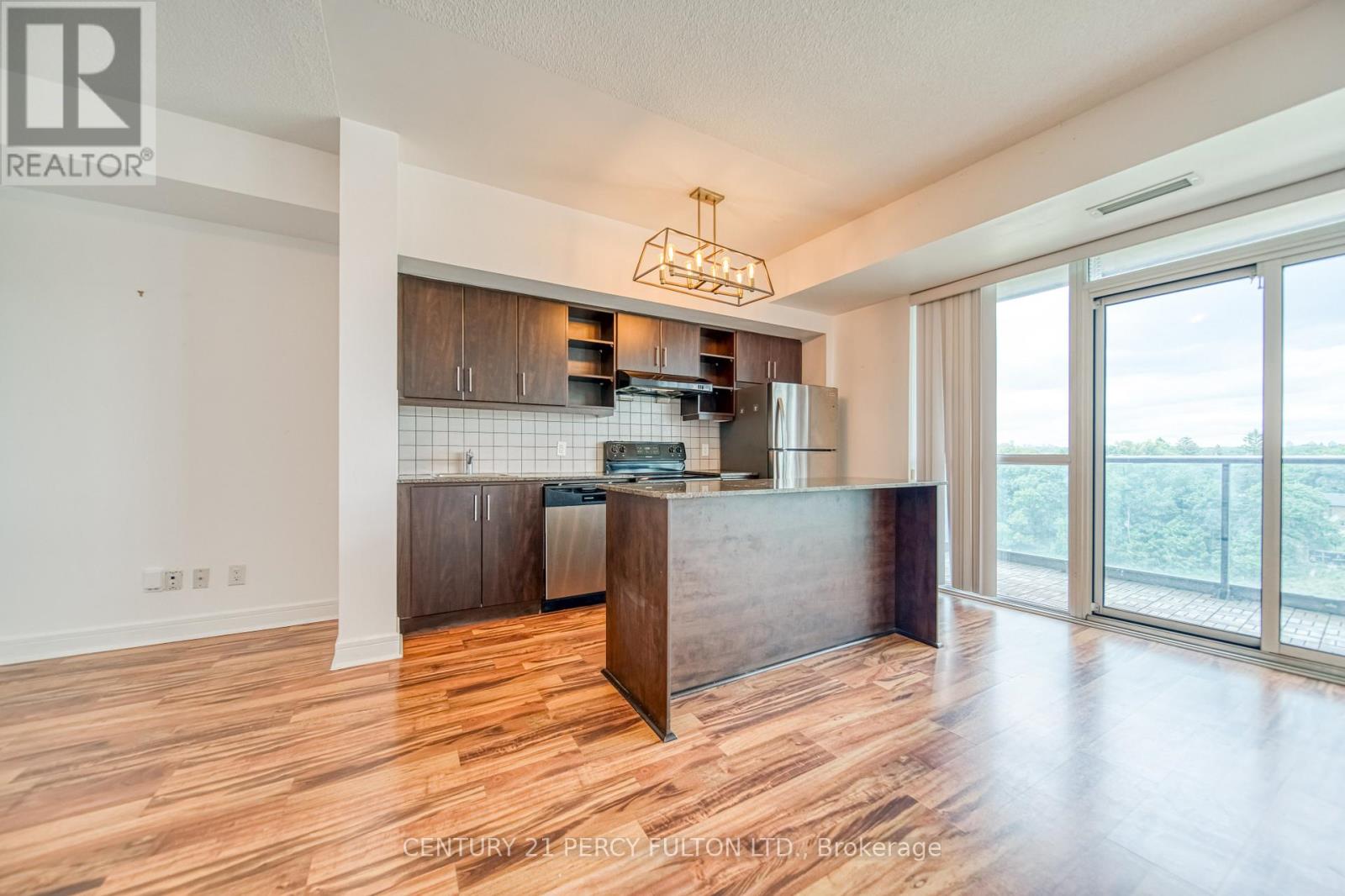Photo 11 of 504 35 Brian Peck Crescent, Toronto ON