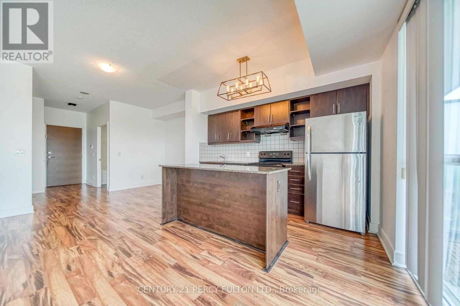 Photo 6 of 504 35 Brian Peck Crescent, Toronto ON