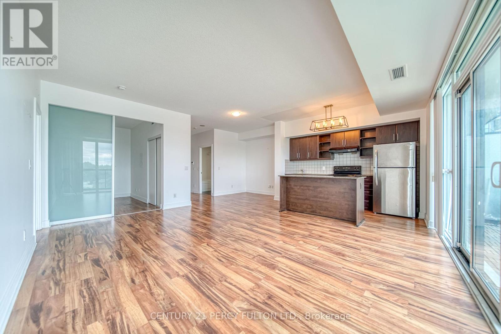 Photo 20 of 504 35 Brian Peck Crescent, Toronto ON