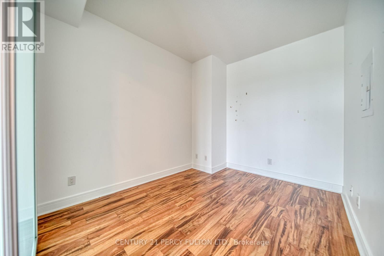 Photo 12 of 504 35 Brian Peck Crescent, Toronto ON
