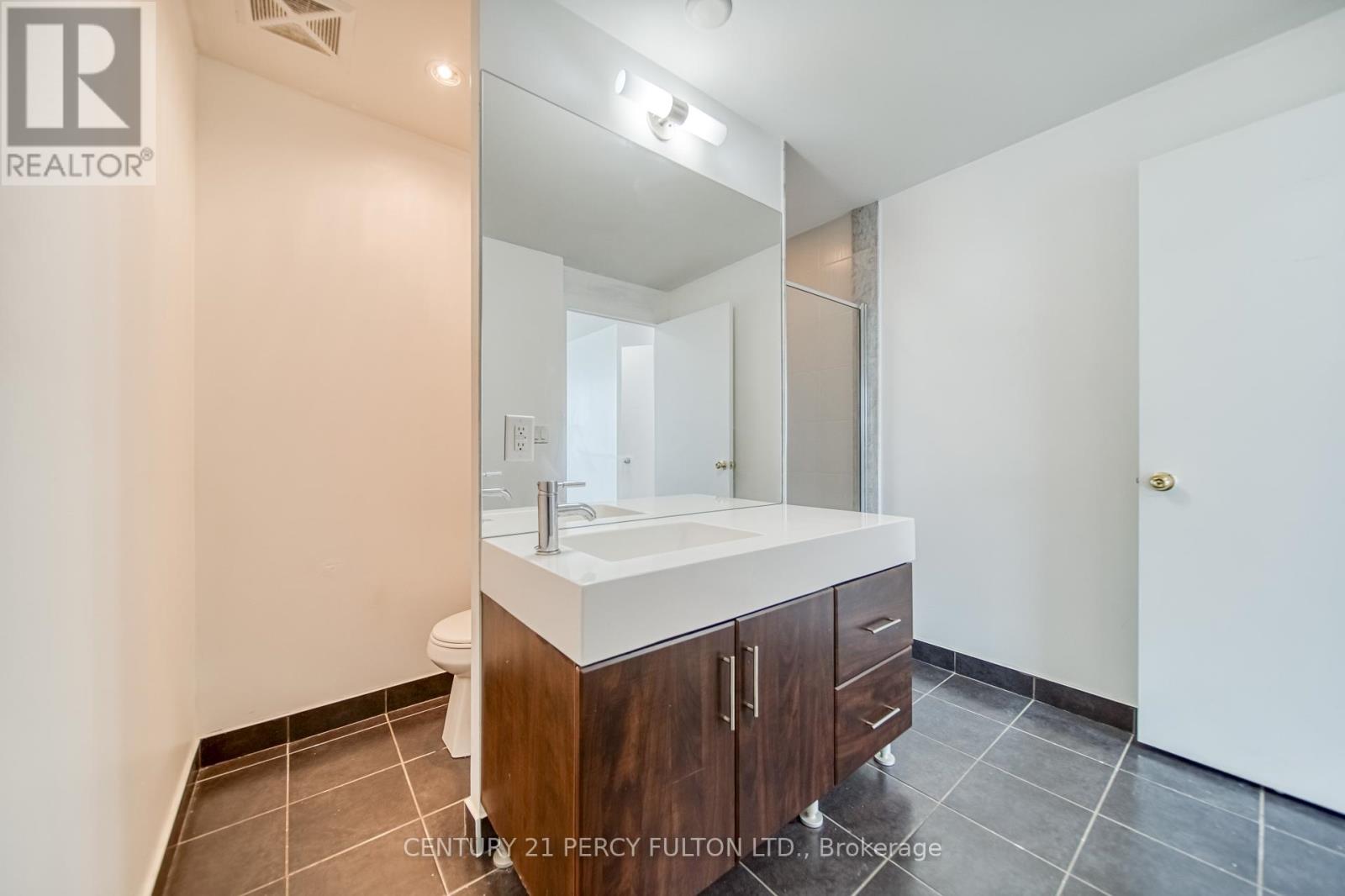 Photo 15 of 504 35 Brian Peck Crescent, Toronto ON