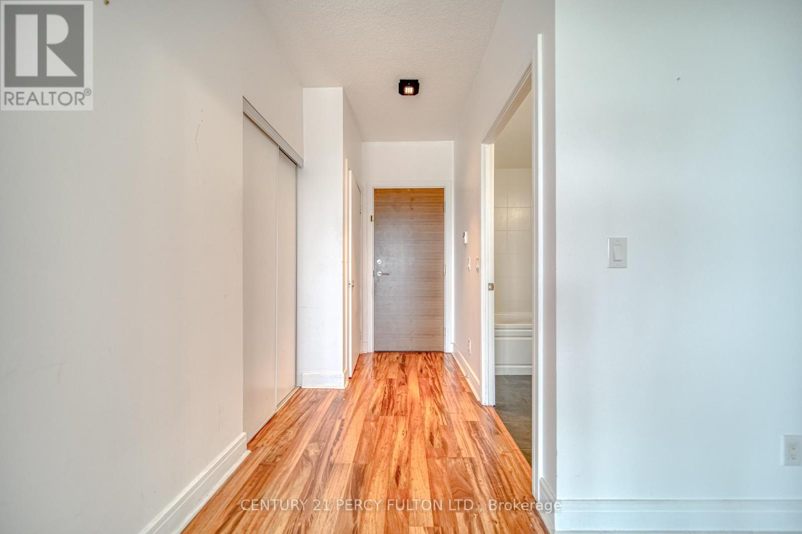 Photo 37 of 504 35 Brian Peck Crescent, Toronto ON