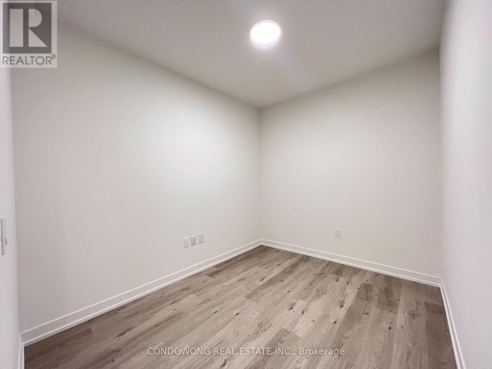 Photo 10 of 6207 138 Downes Street, Toronto ON