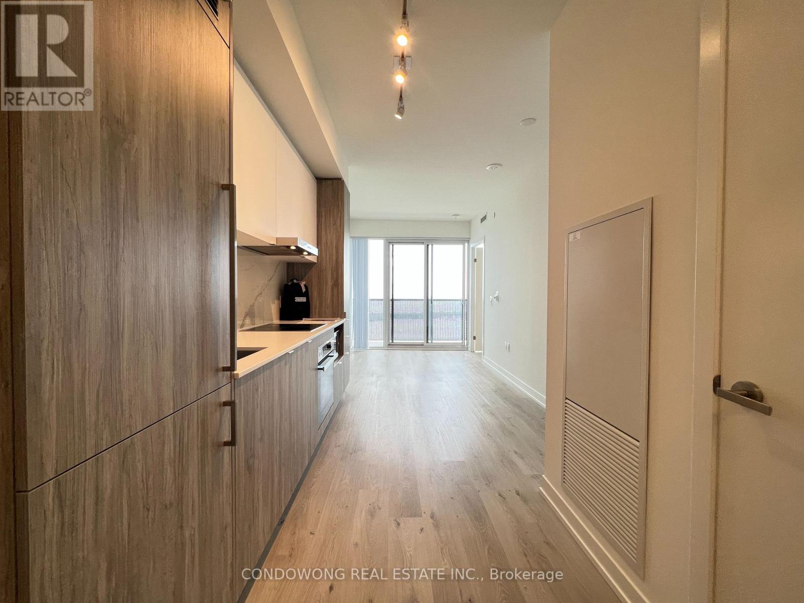 Photo 14 of 6207 138 Downes Street, Toronto ON