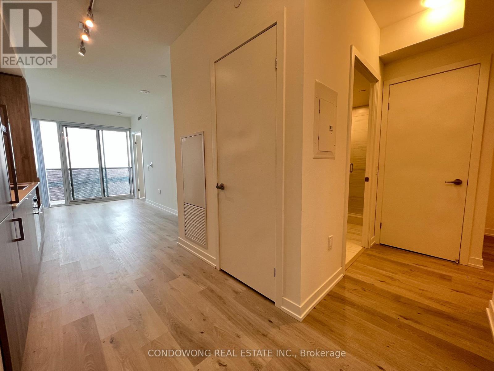 Photo 5 of 6207 138 Downes Street, Toronto ON