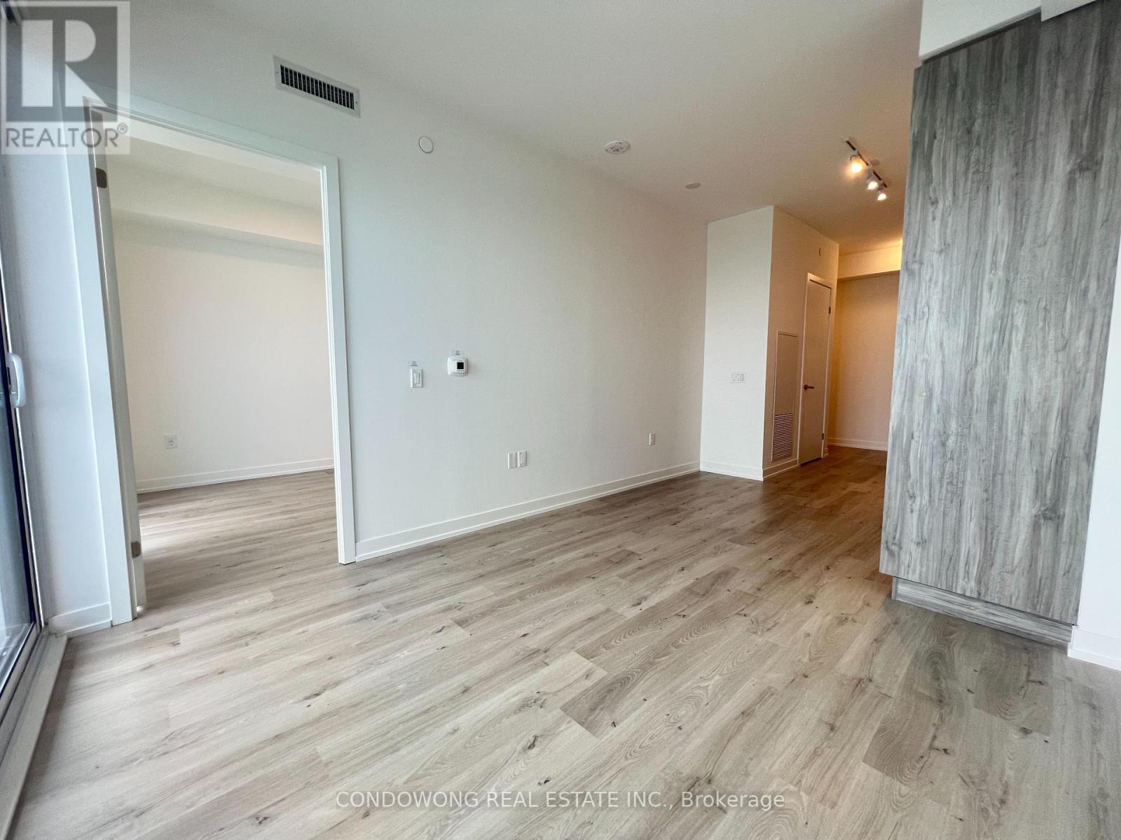 Photo 13 of 6207 138 Downes Street, Toronto ON