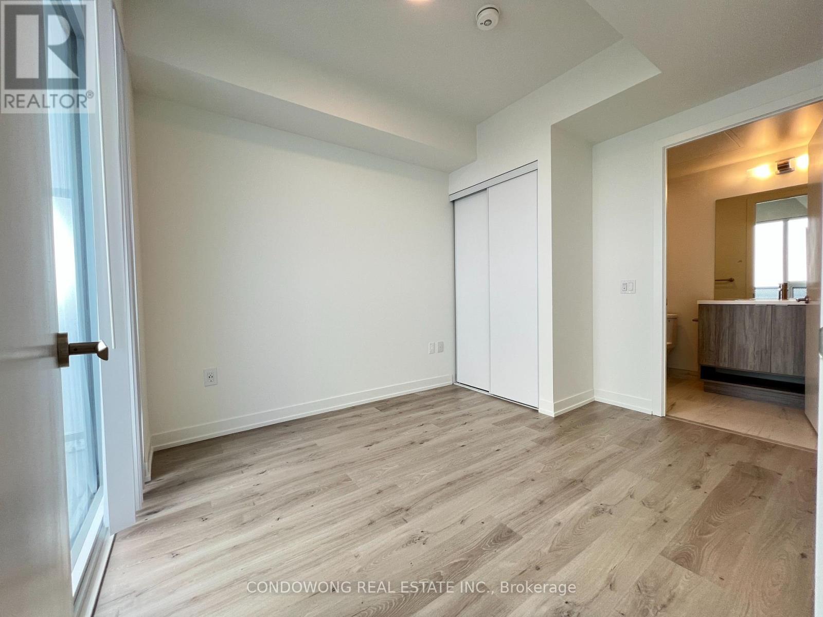 Photo 2 of 6207 138 Downes Street, Toronto ON