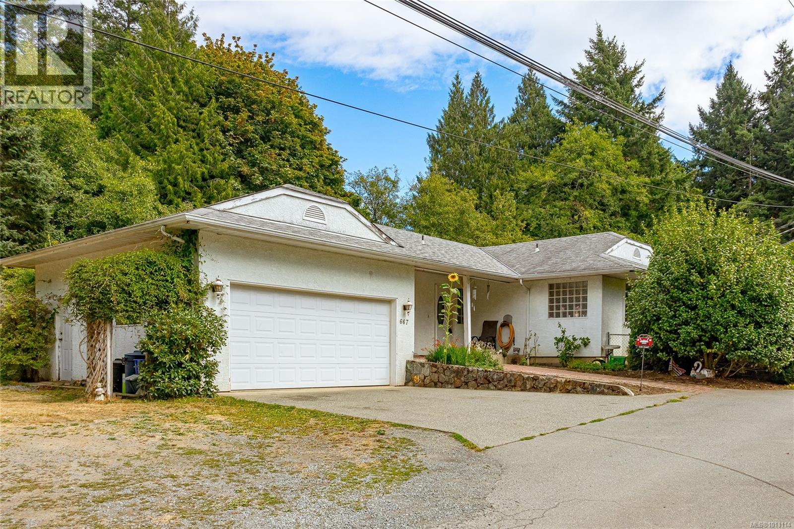  667 Goldie Avenue, Langford