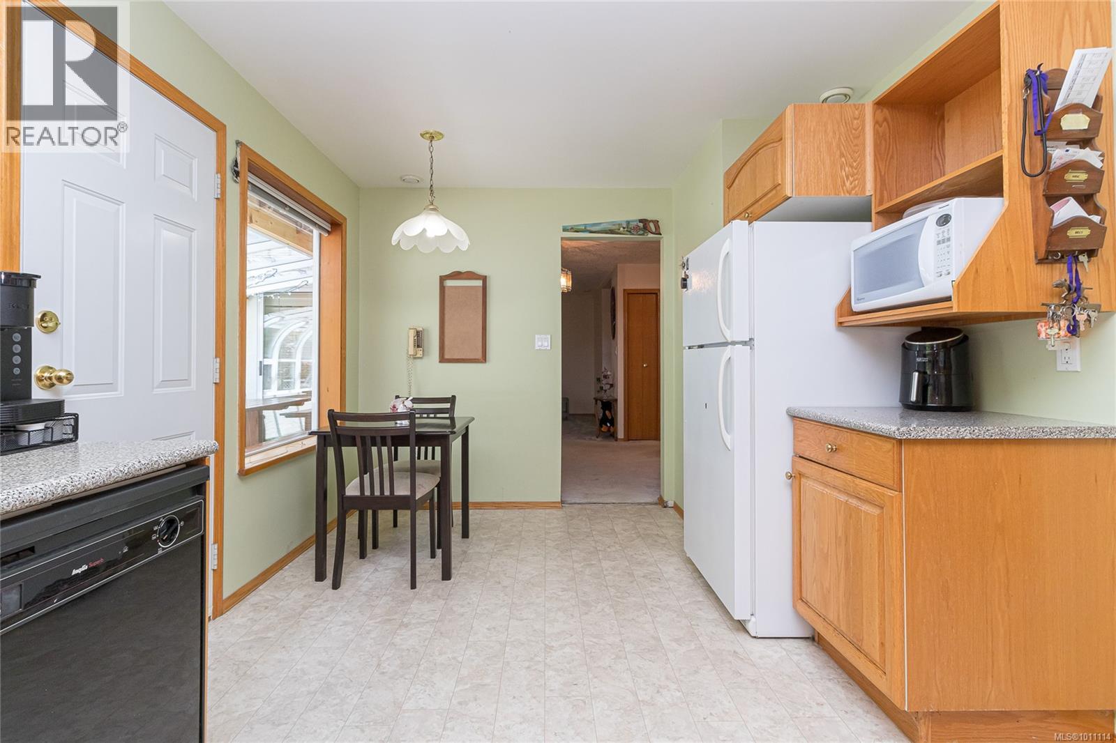 Photo 7 of 667 Goldie Ave, Langford BC