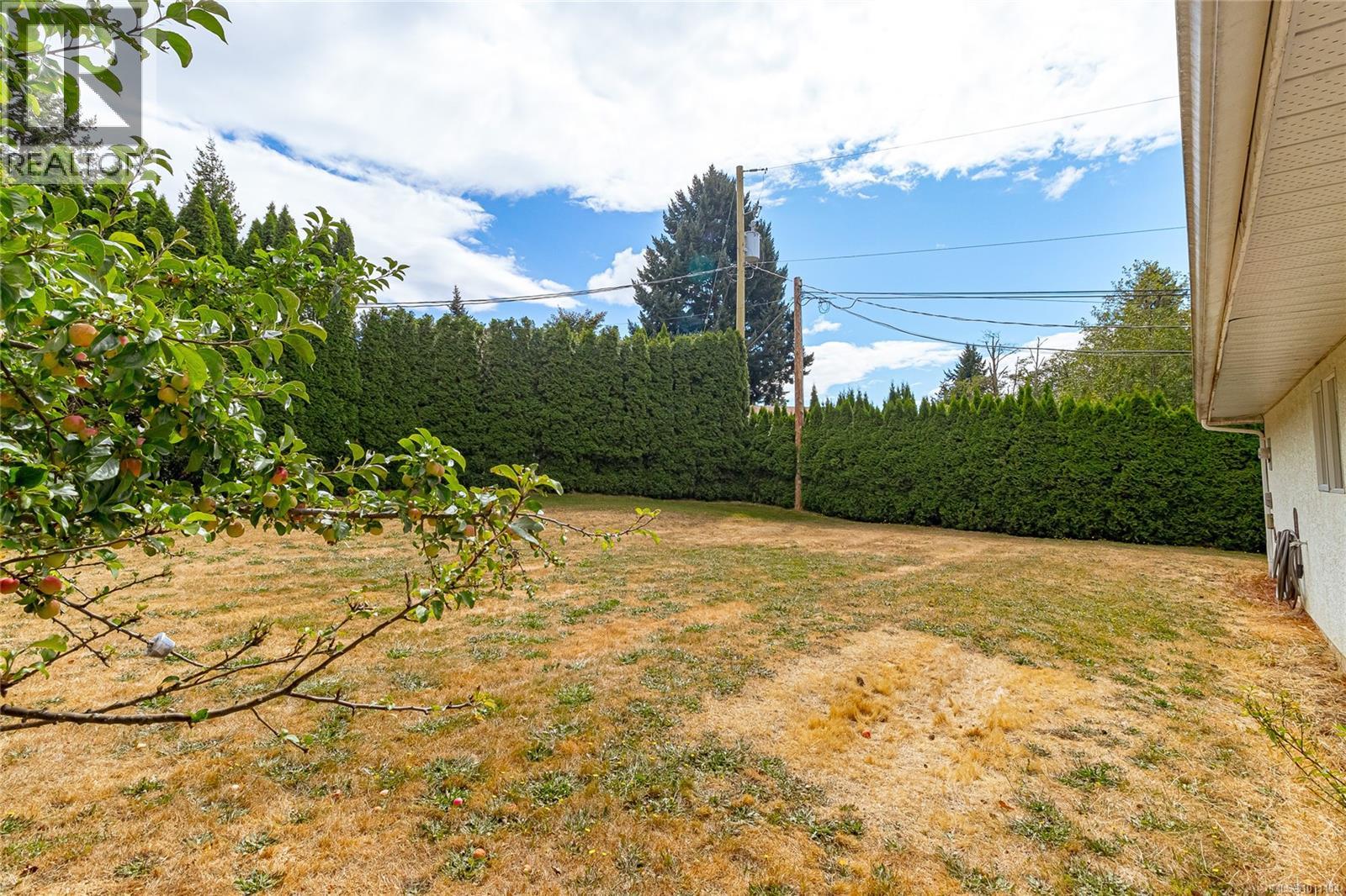 Photo 5 of 667 Goldie Ave, Langford BC