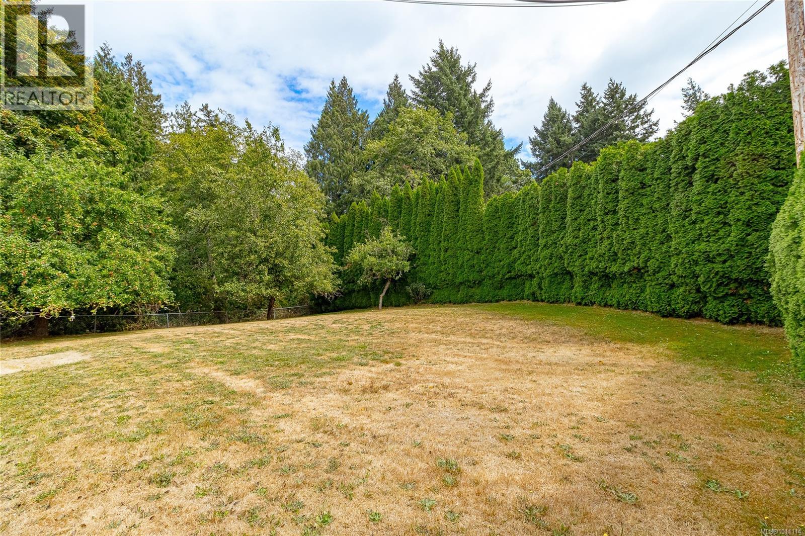 Photo 11 of 667 Goldie Ave, Langford BC