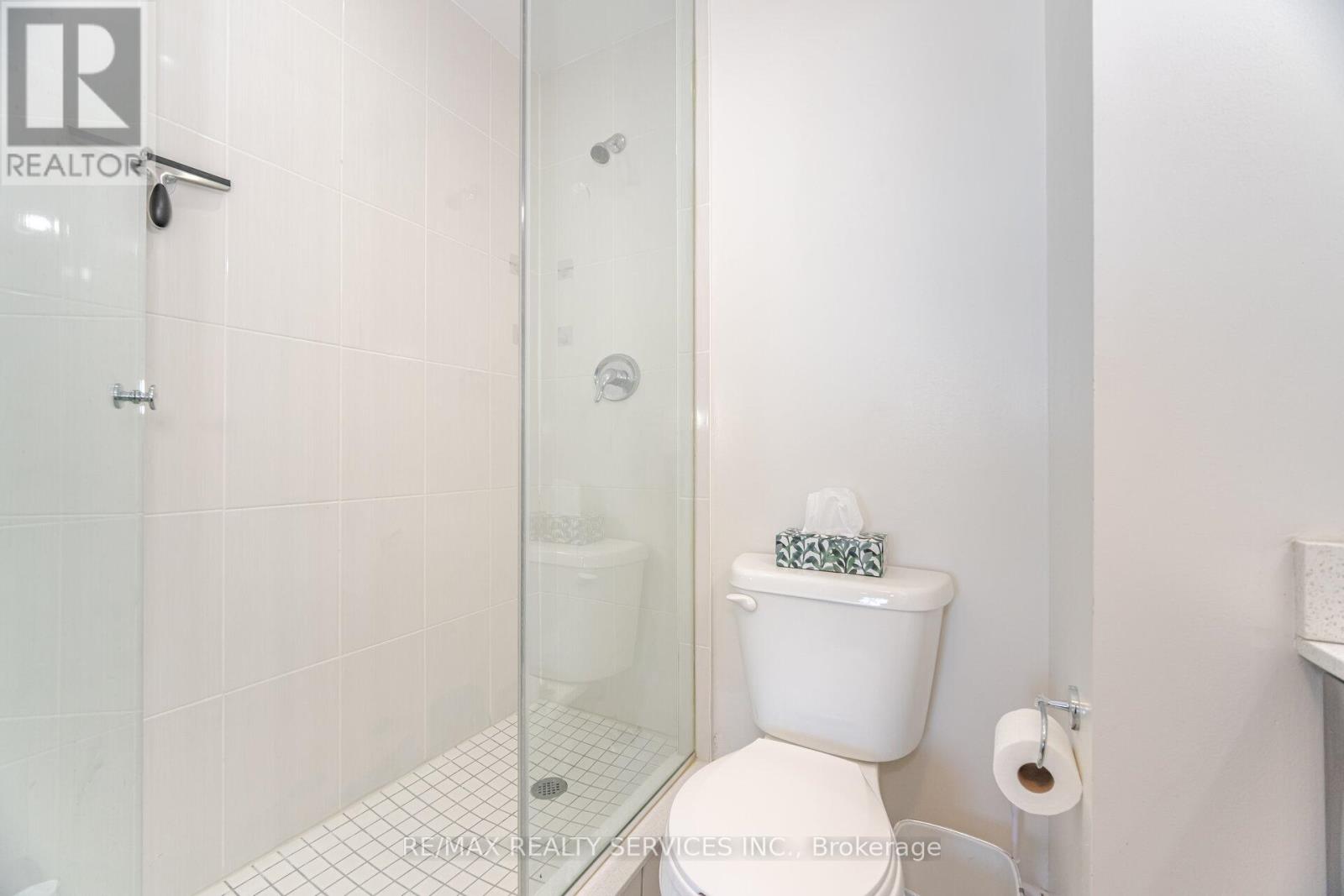 Photo 11 of 2902 2900 Highway 7 Road, Vaughan ON