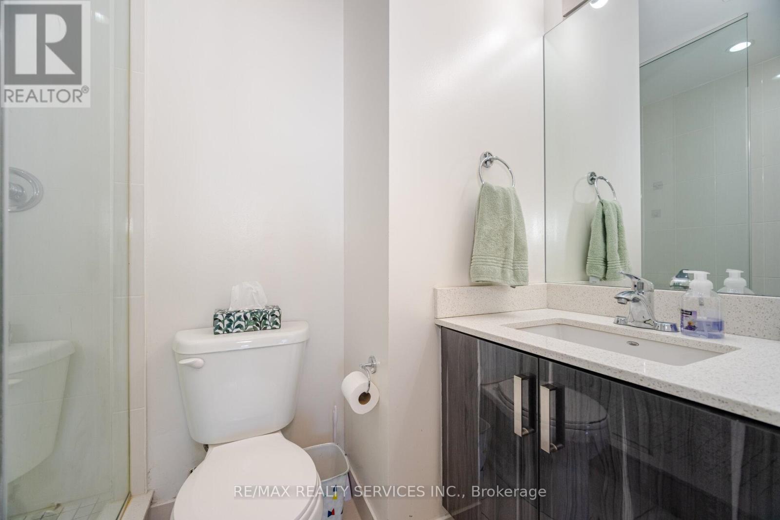 Photo 3 of 2902 2900 Highway 7 Road, Vaughan ON