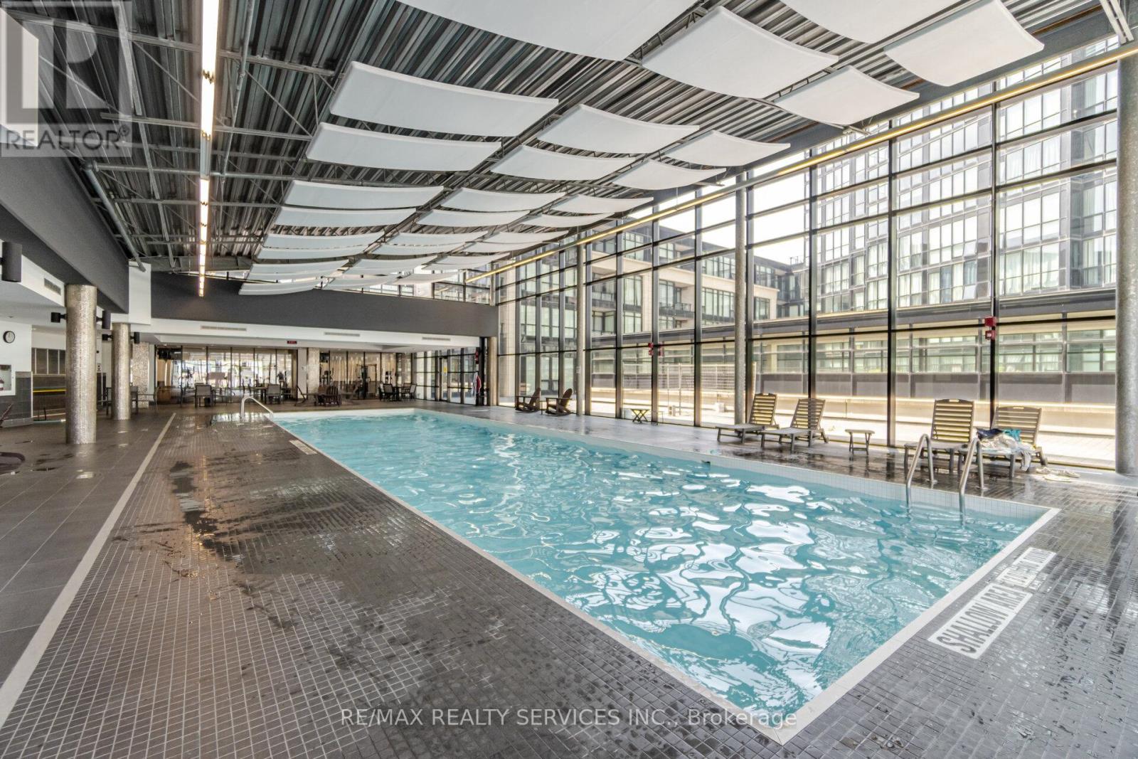 Photo 16 of 2902 2900 Highway 7 Road, Vaughan ON