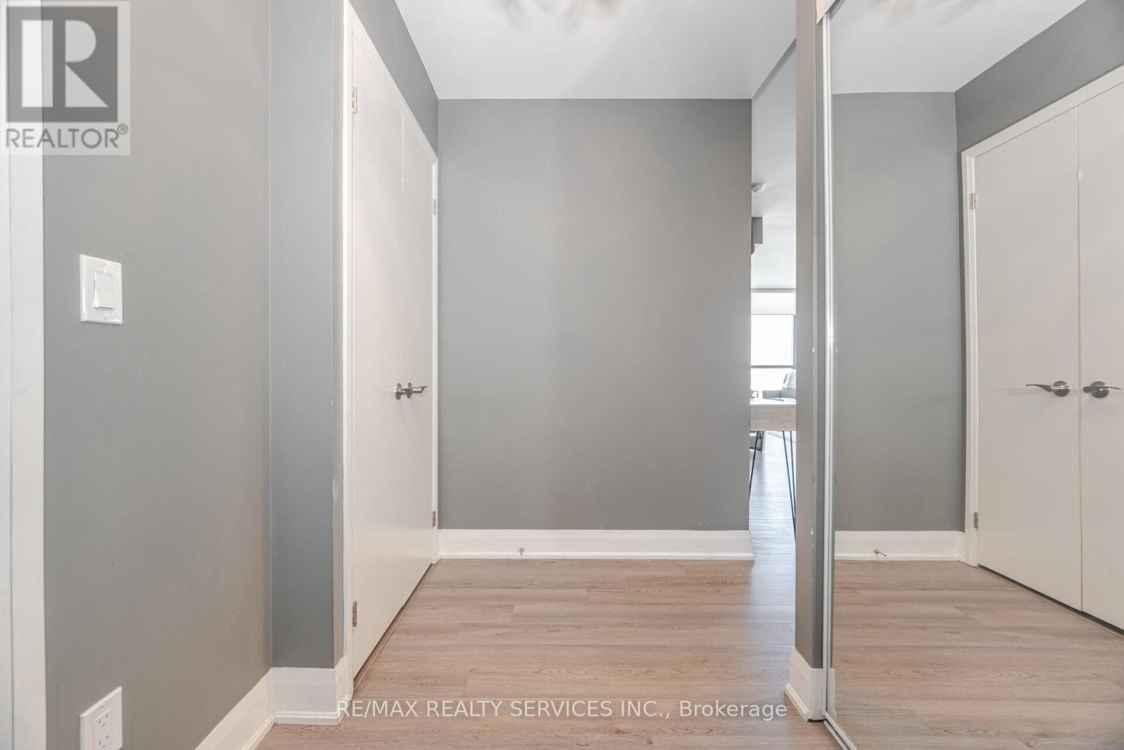 Photo 27 of 2902 2900 Highway 7 Road, Vaughan ON