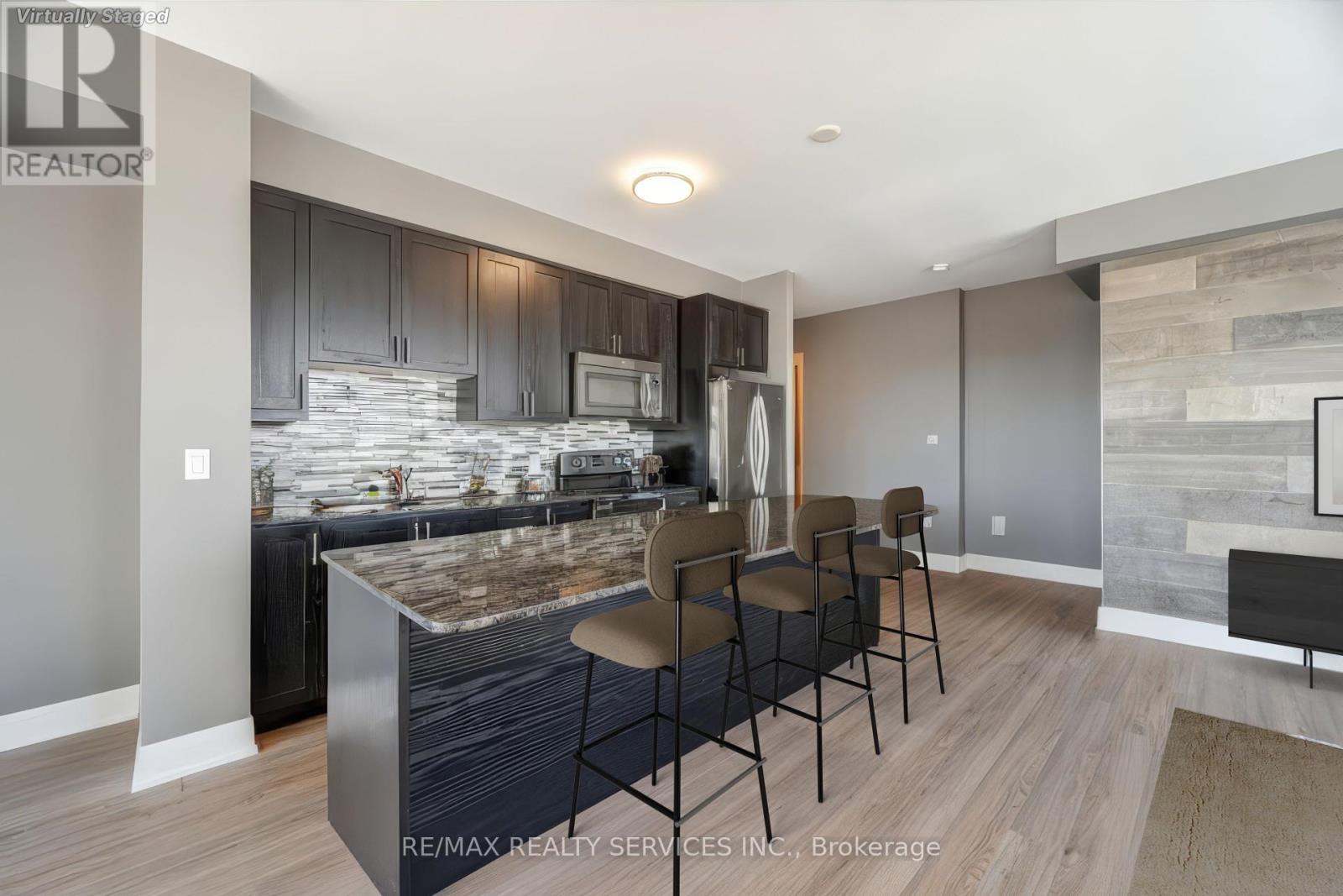 Photo 26 of 2902 2900 Highway 7 Road, Vaughan ON