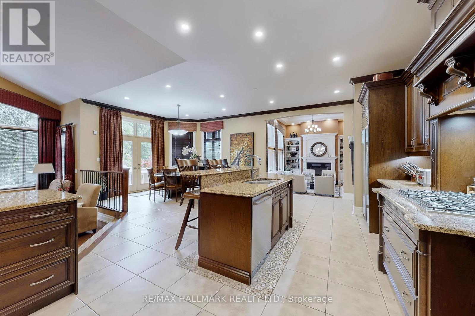 Photo 35 of 63 Grayfield Drive, Whitchurchstouffville ON