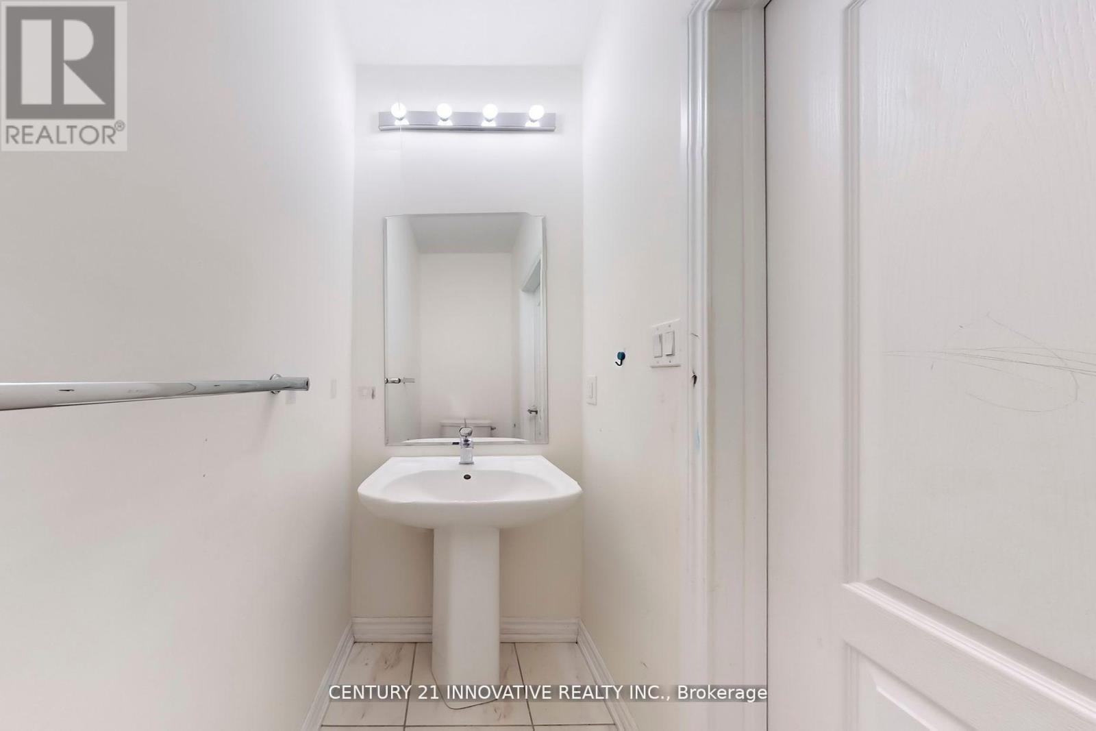 Photo 33 of 10 Hyderabad Lane, Markham ON