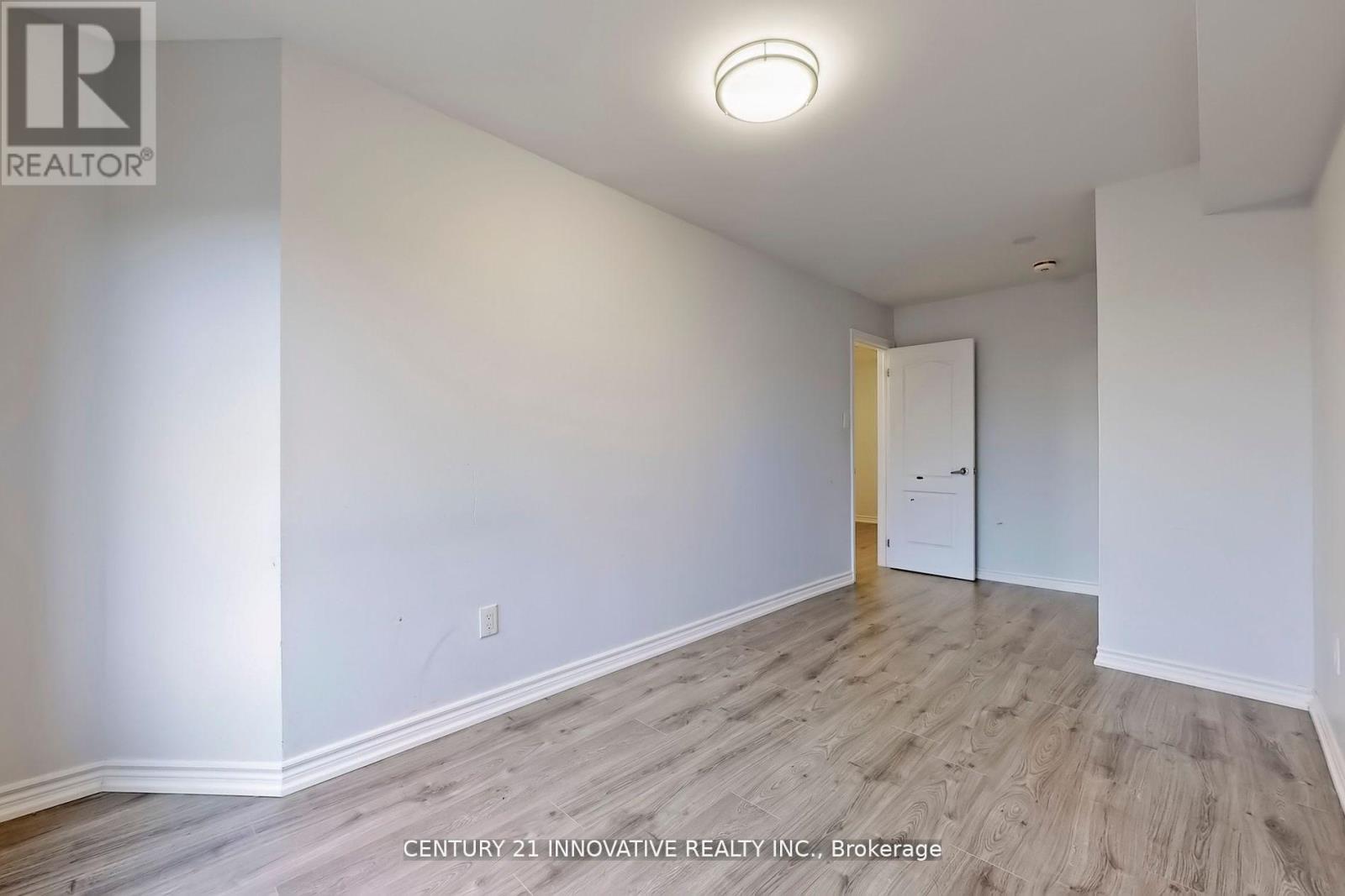 Photo 12 of 10 Hyderabad Lane, Markham ON