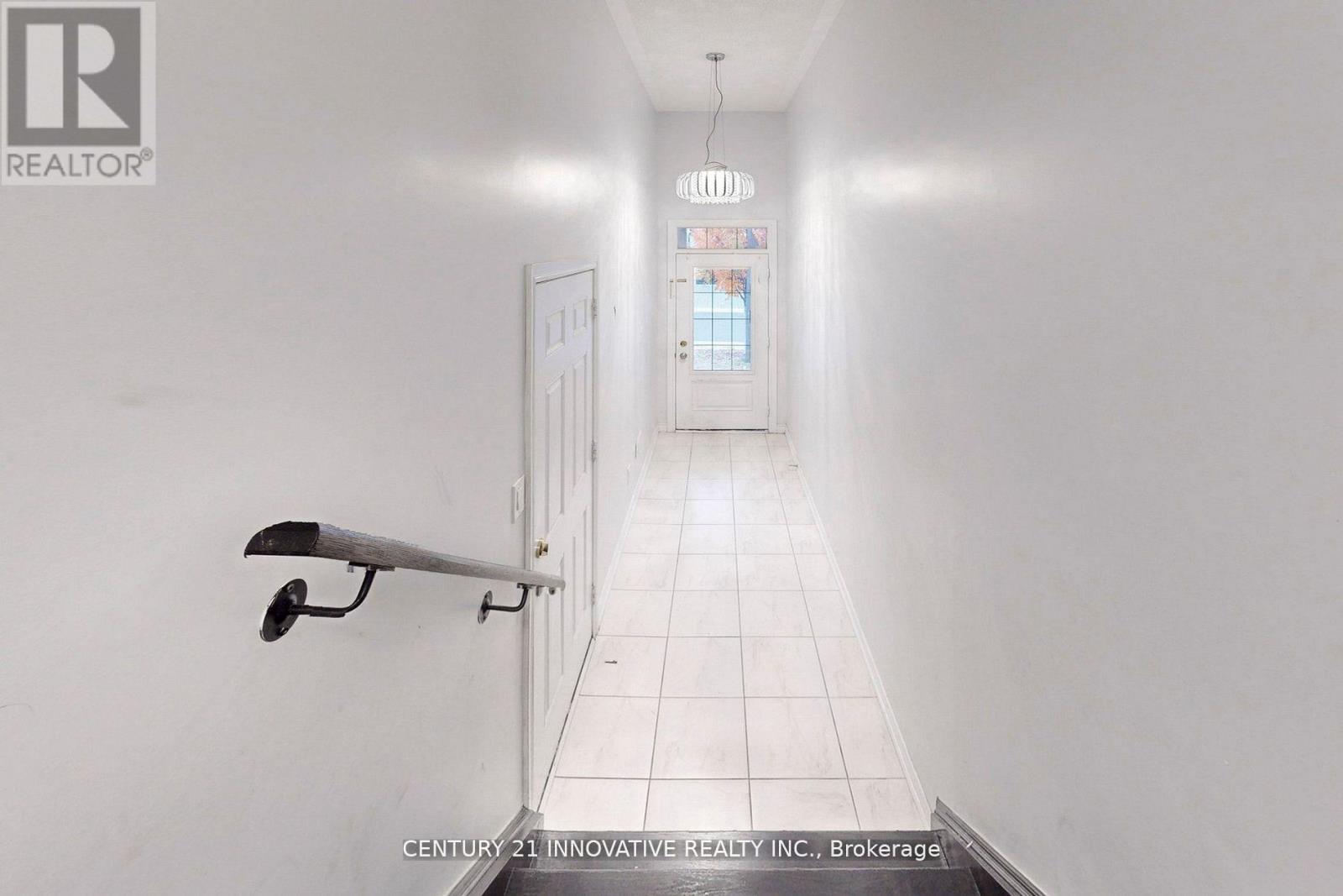 Photo 8 of 10 Hyderabad Lane, Markham ON