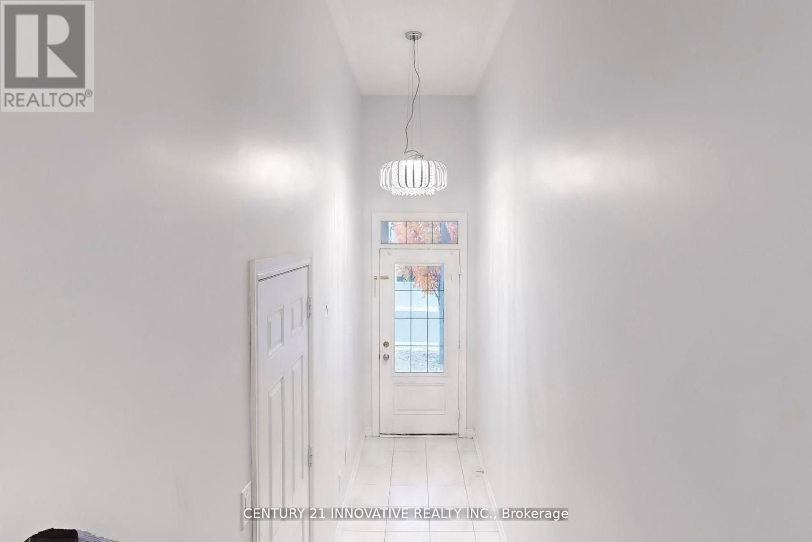 Photo 21 of 10 Hyderabad Lane, Markham ON