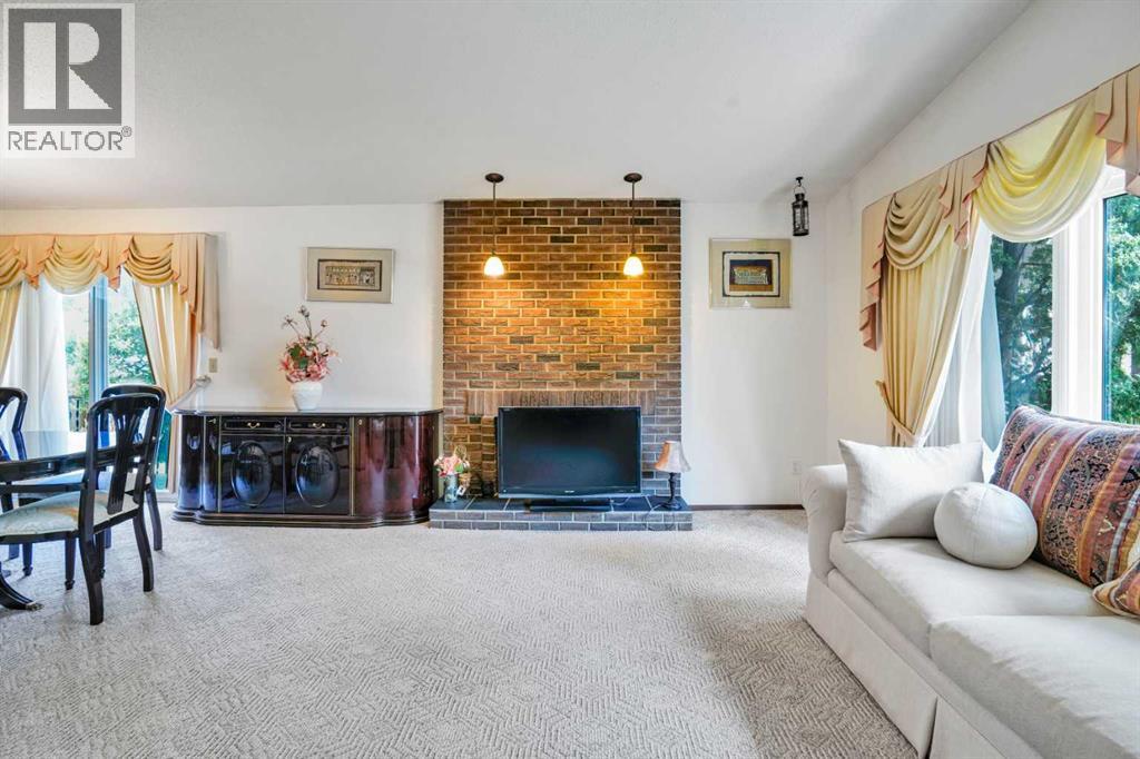 Single Family House 4 Level for Sale in  Templeside Circle NE Temple Calgary 