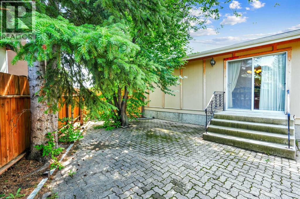 Single Family House 4 Level for Sale in  Templeside Circle NE Temple Calgary 