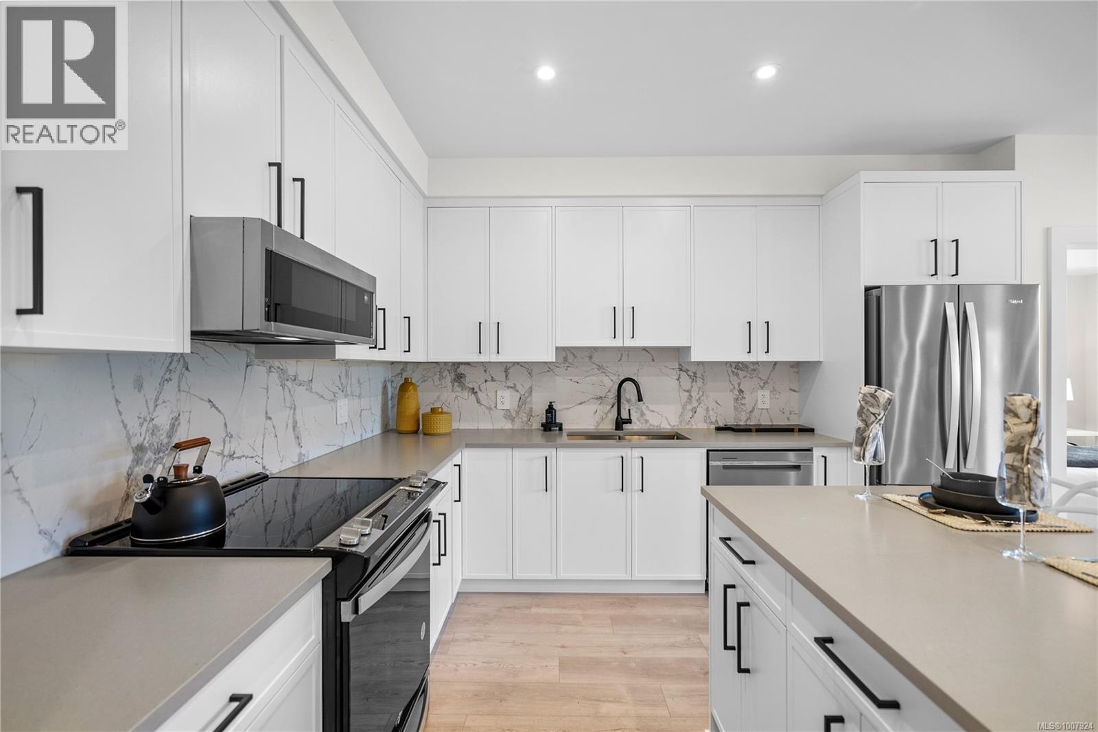 Photo 13 of 606 1371 Goldstream Ave, Langford BC