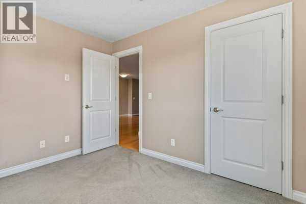Single Family House for Sale in    Street NE Renfrew Calgary 