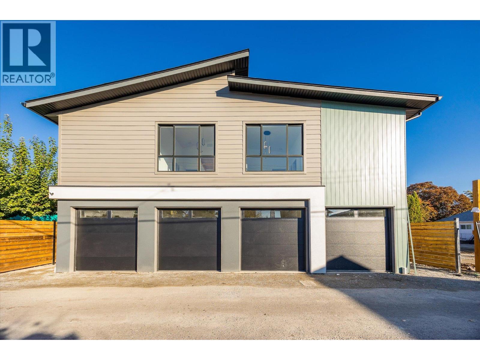 1 745 Patterson Avenue, Kelowna