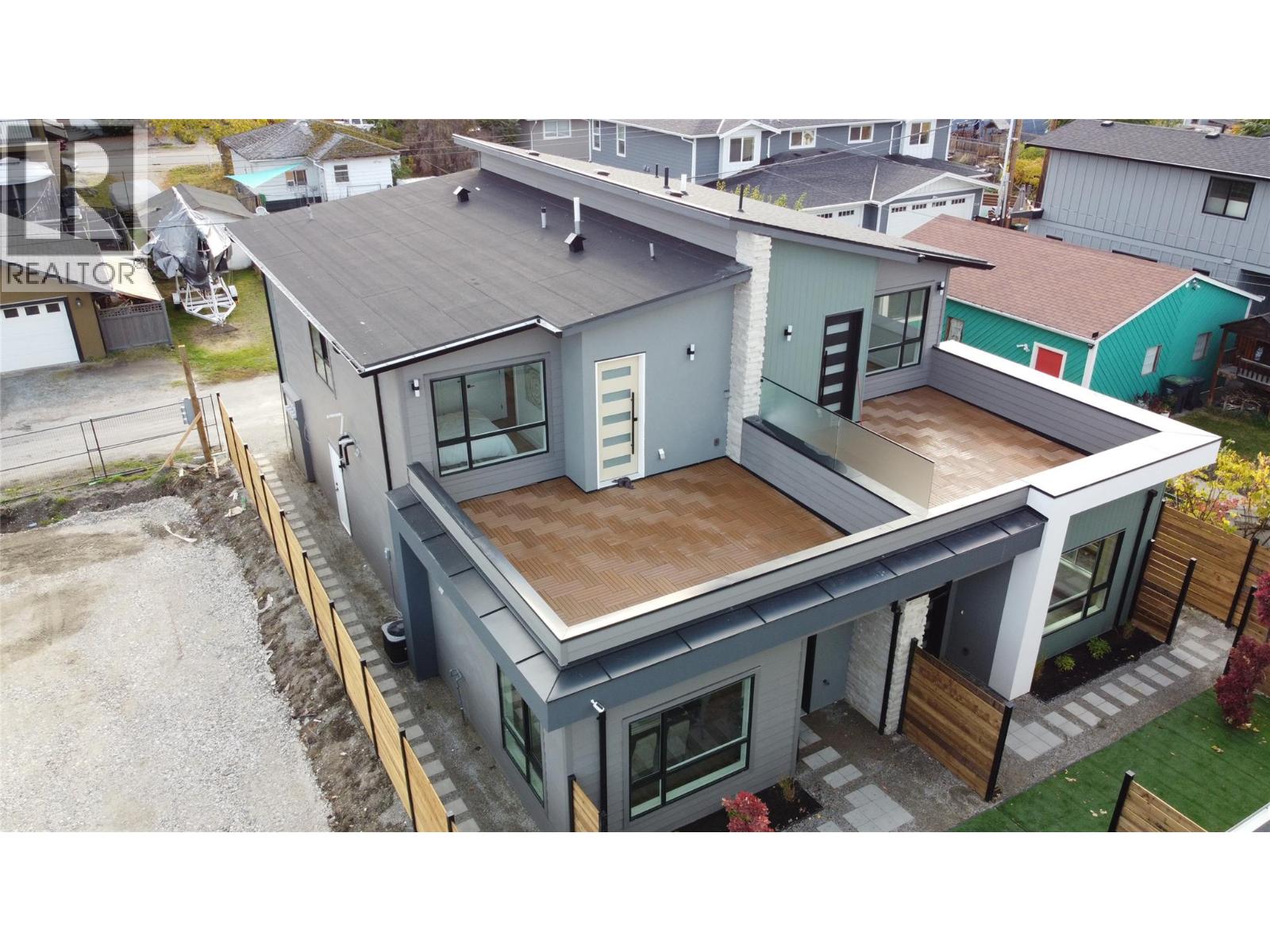 1 745 Patterson Avenue, Kelowna