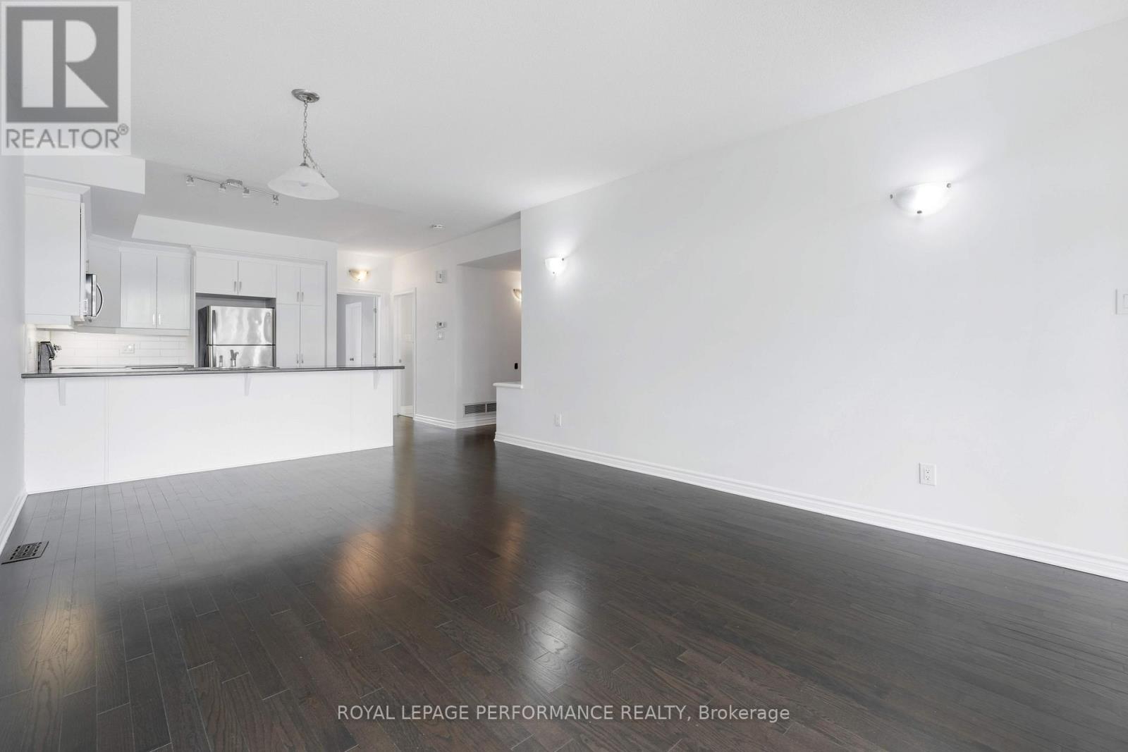 Photo 12 of 53 121 Poplin Street, Ottawa ON