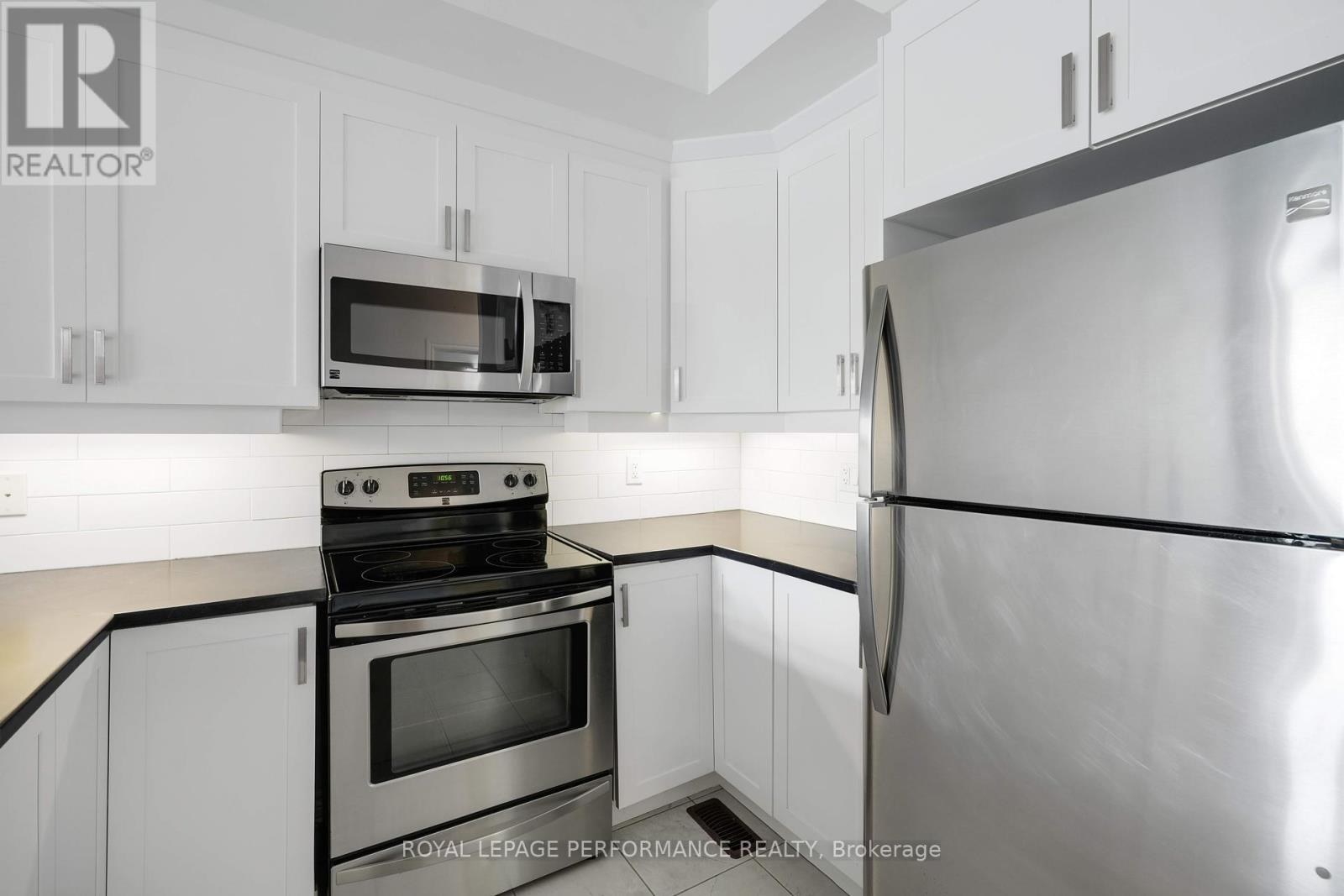 Photo 17 of 53 121 Poplin Street, Ottawa ON