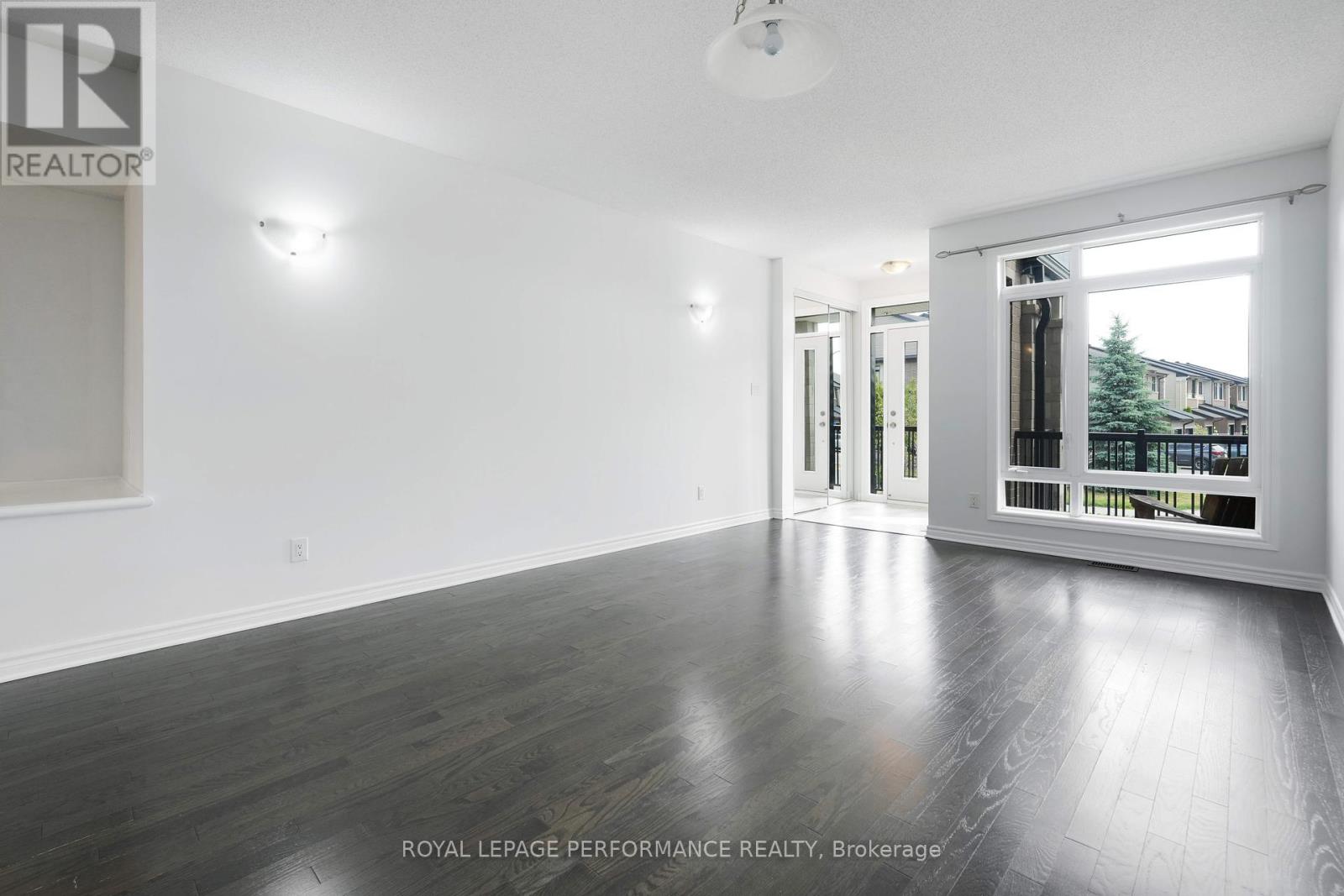 Photo 8 of 53 121 Poplin Street, Ottawa ON