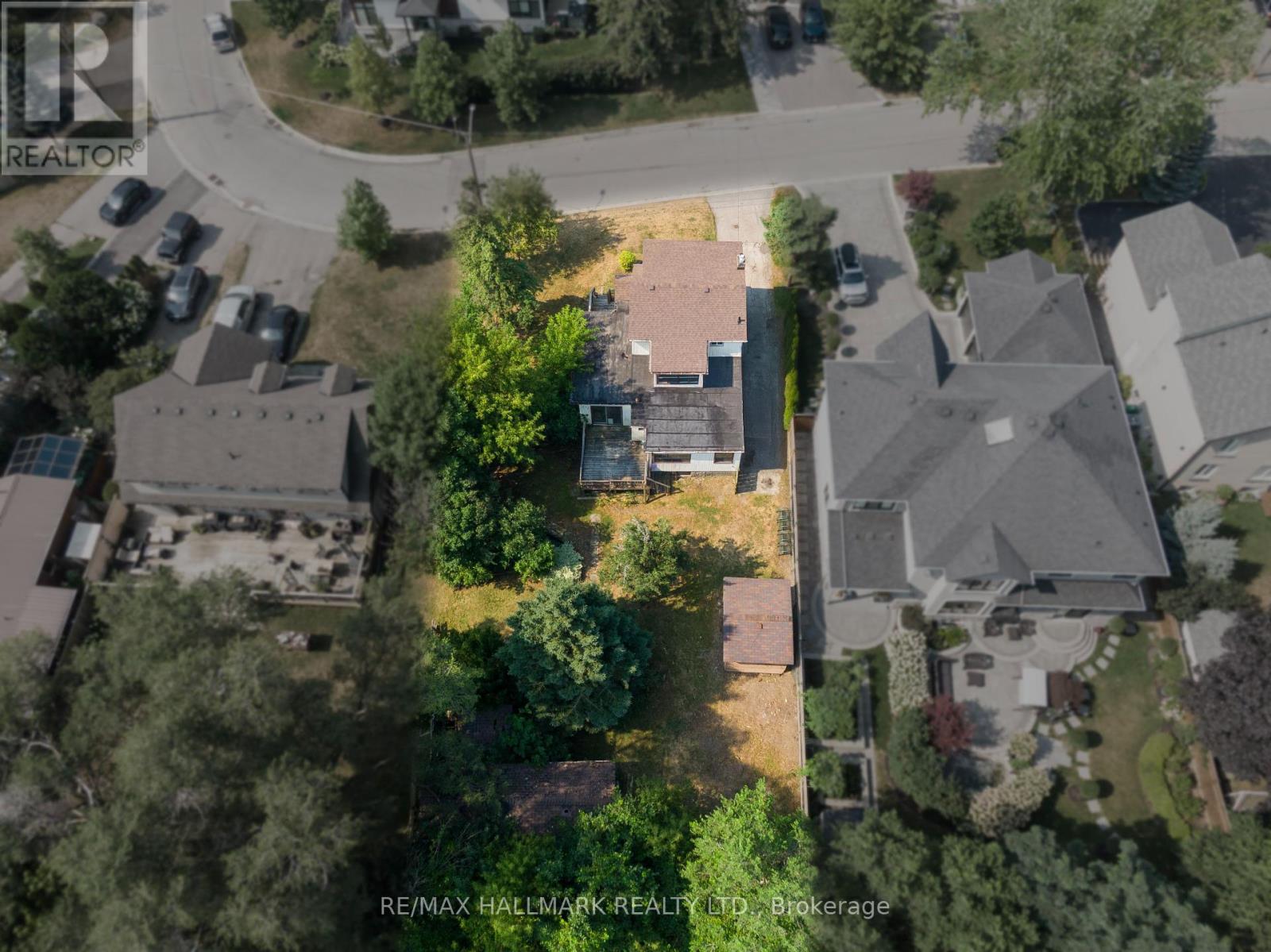 Photo 5 of 724 728 Montbeck Crescent, Mississauga ON