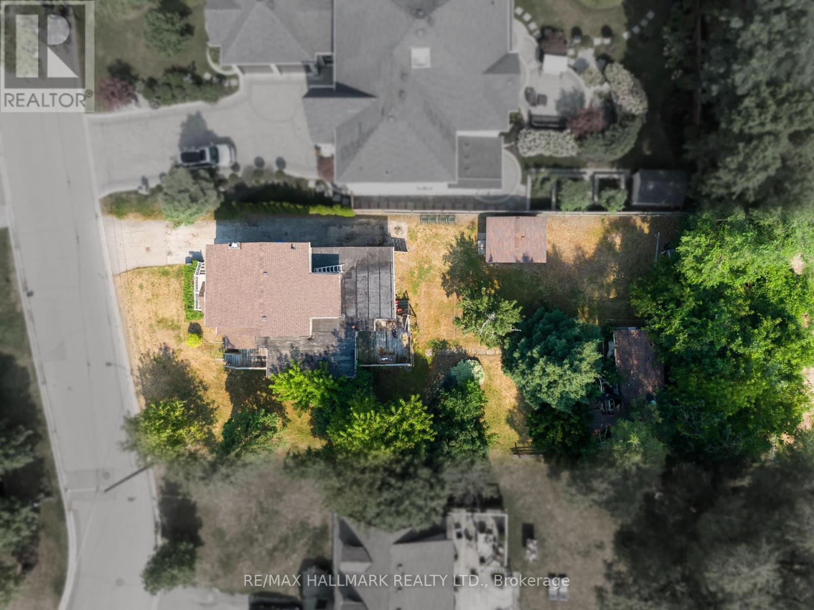 Photo 6 of 724 728 Montbeck Crescent, Mississauga ON